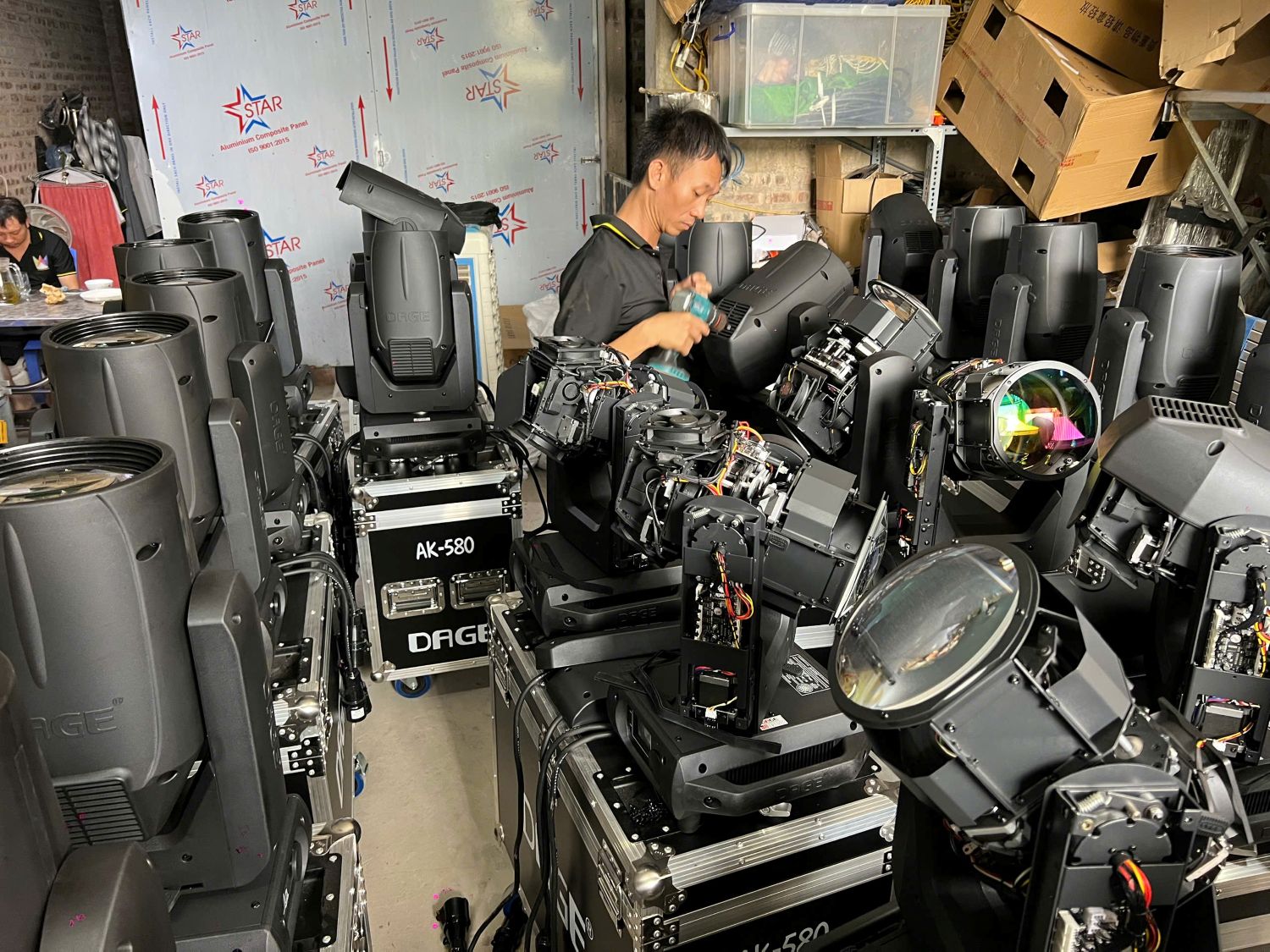 Bàn Giao 20 Cây Beam AK-580 DAGE Cho Em Hải Tại Hà Nội