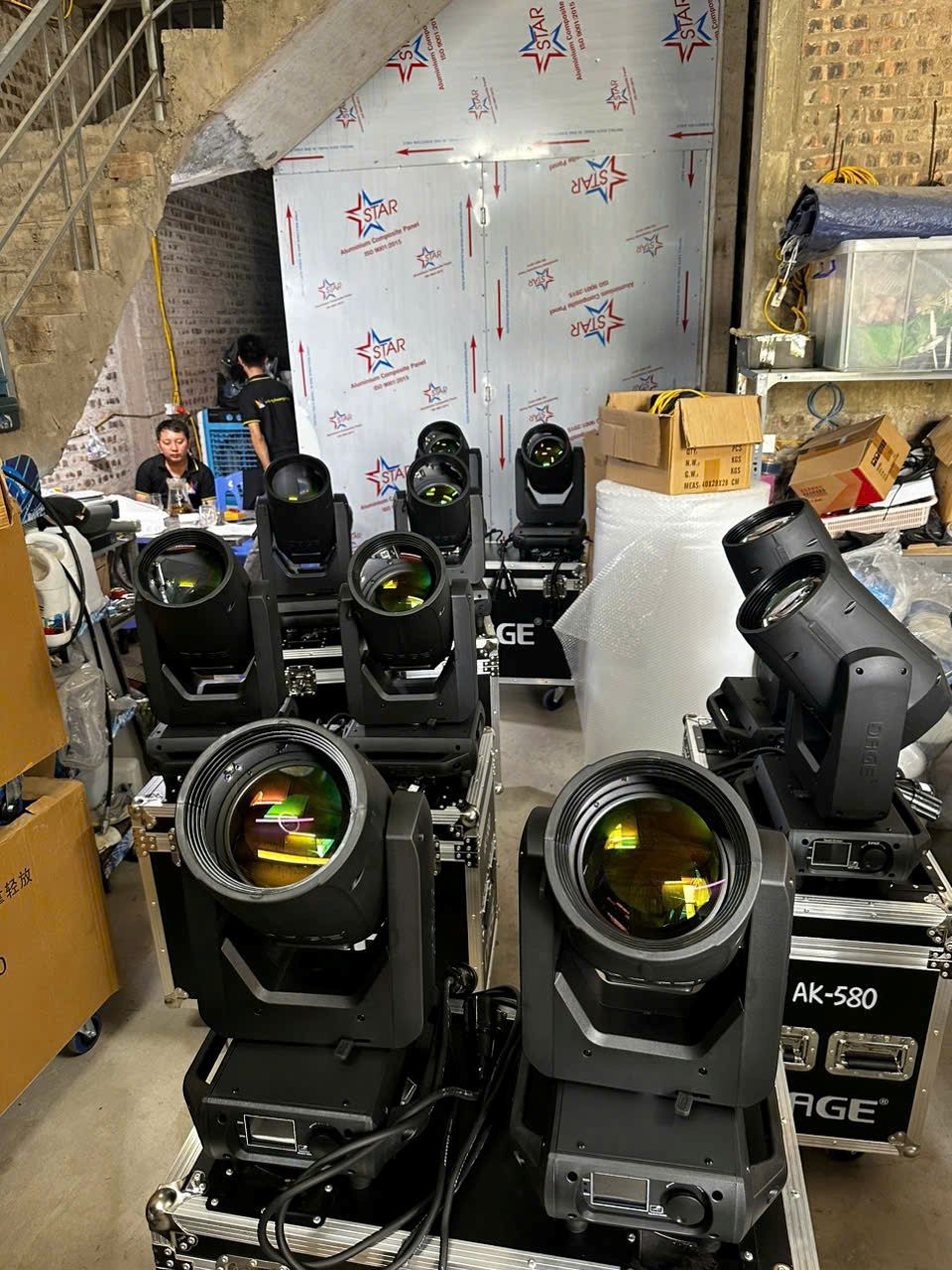 Đèn Beam AK-580 DAGE: Lựa Chọn Tối Ưu Cho Đơn Vị Chuyên/ Bán Chuyên