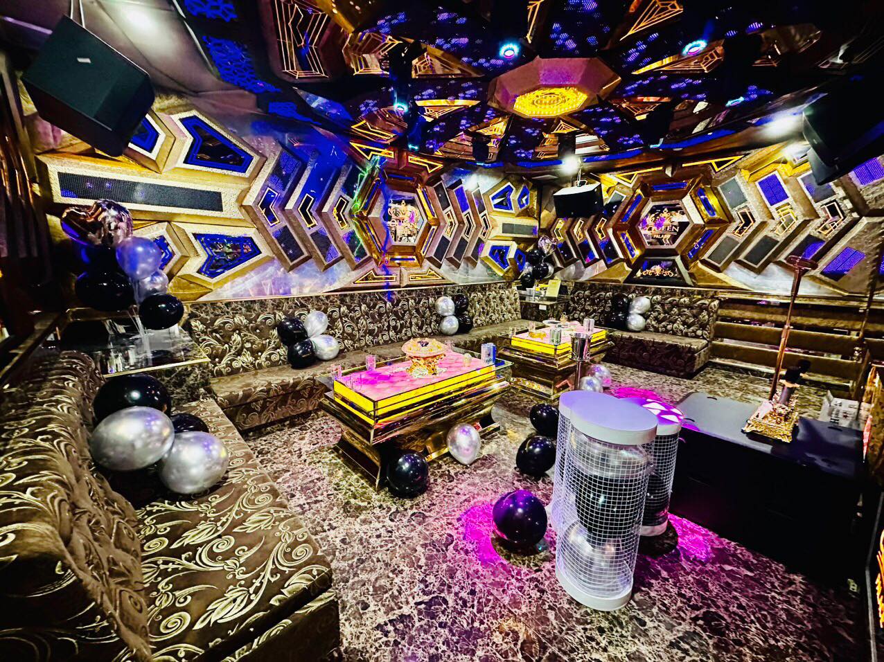 Đèn chớp karaoke