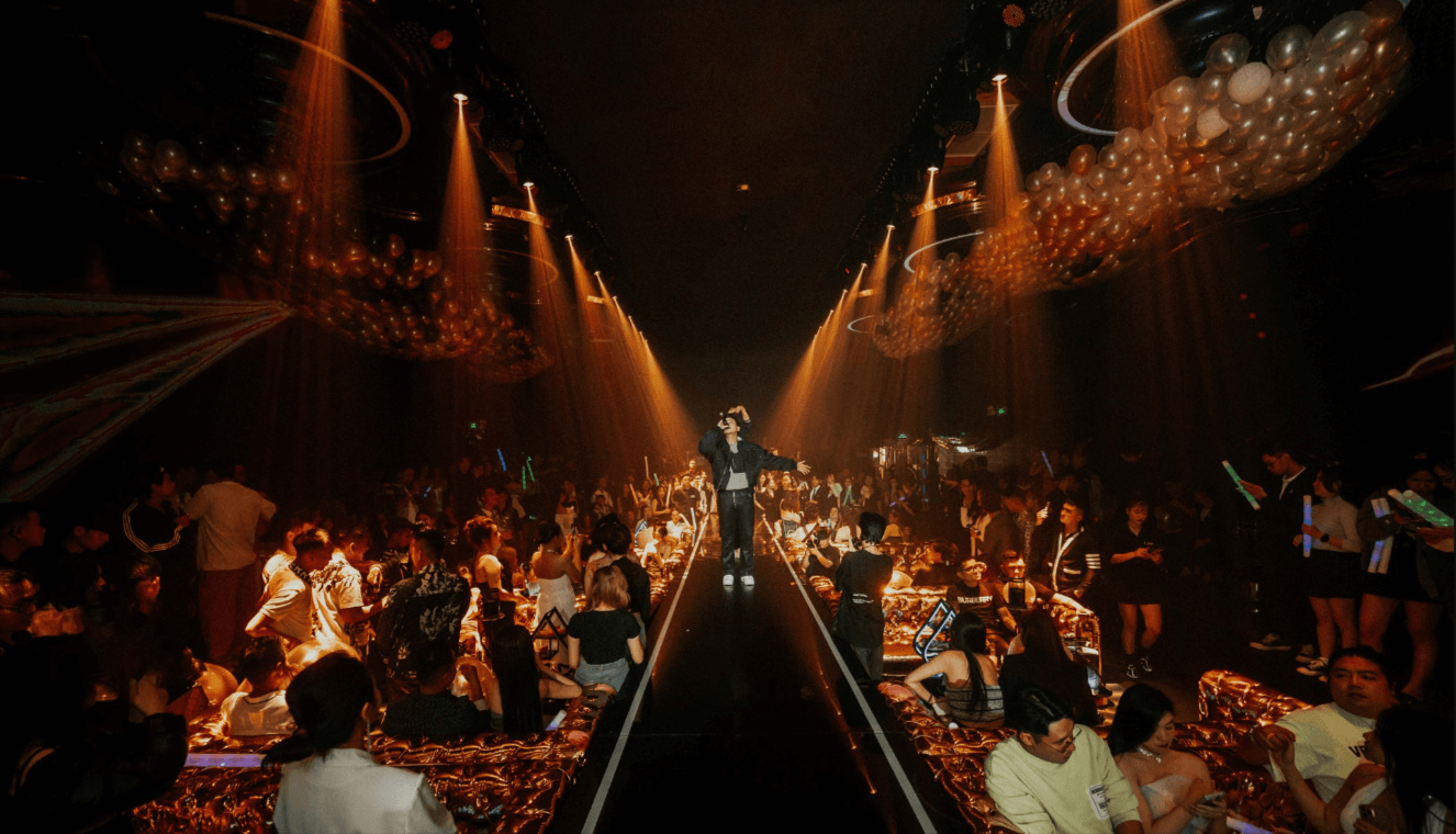 Đèn trần karaoke