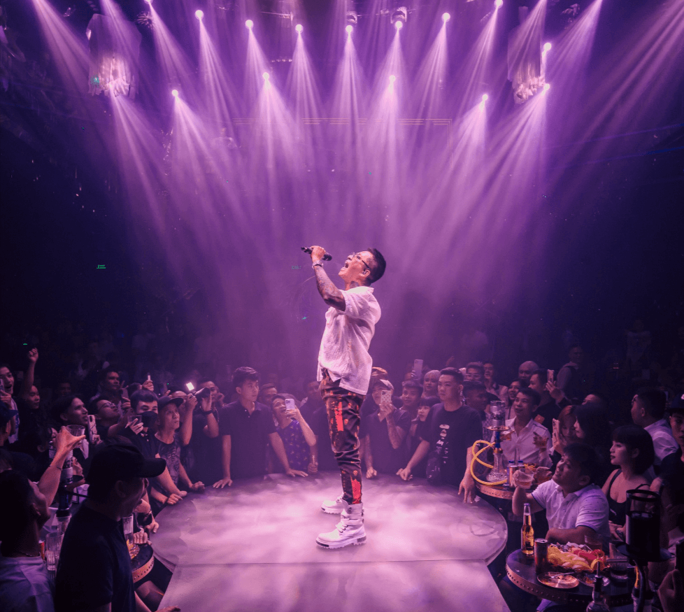 4 loại đèn moving lắp phòng karaoke