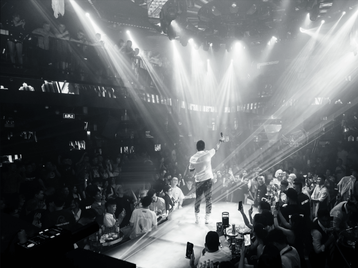 6 loại đèn laser lắp phòng karaoke