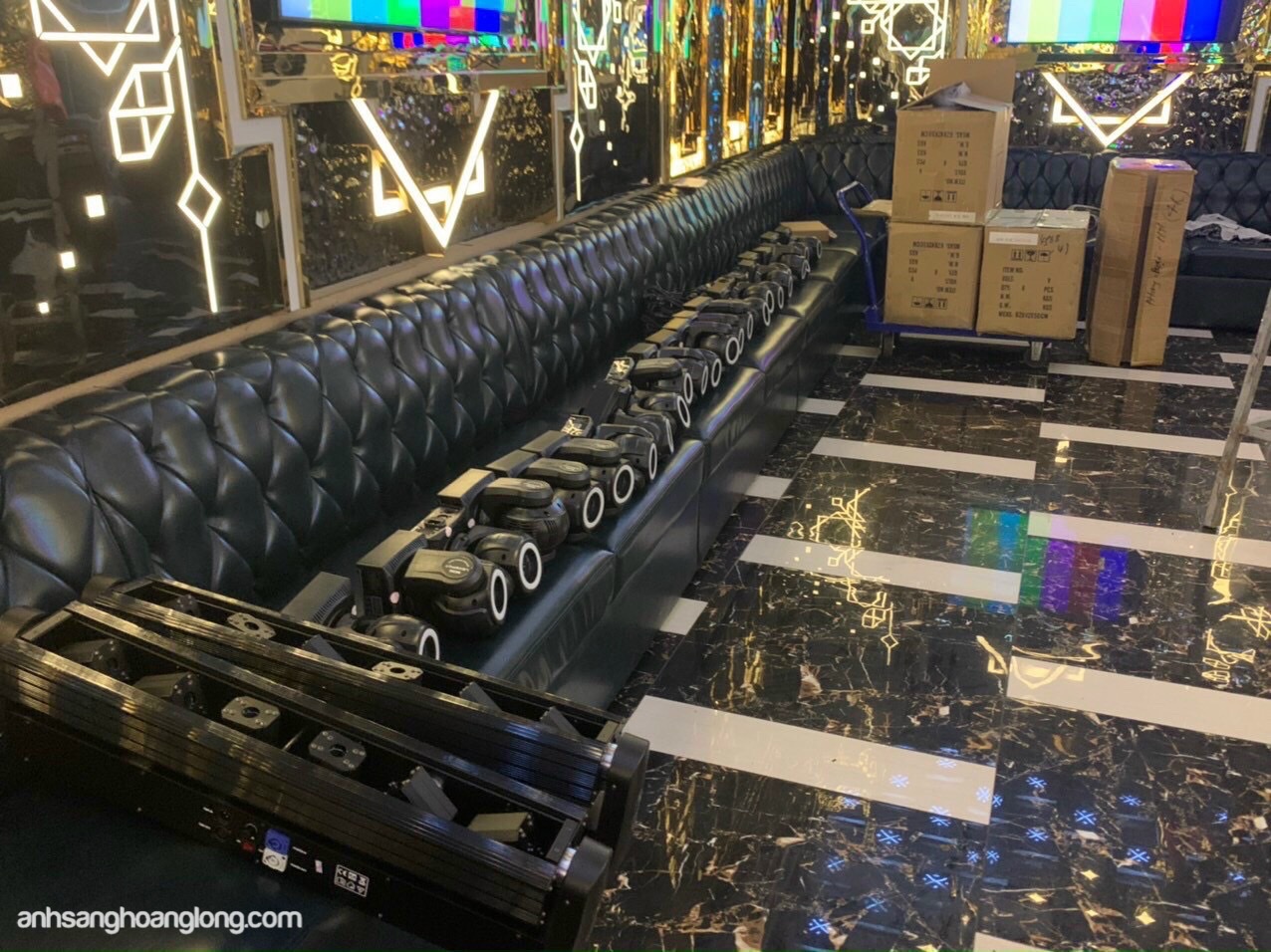 Đèn sân khấu karaoke