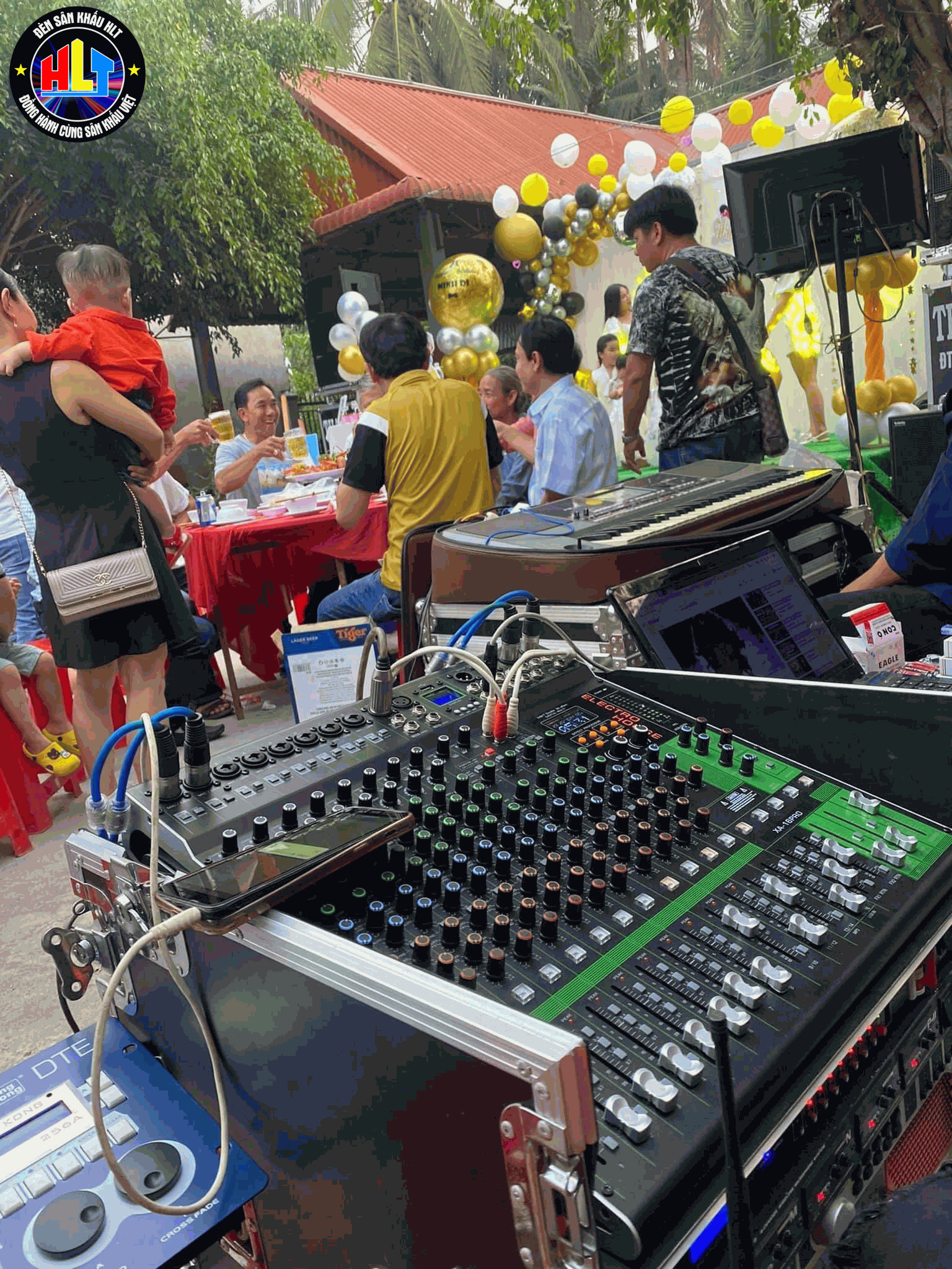 Mixer là gì? Các loại Mixer phổ biến trong hệ thống âm thanh