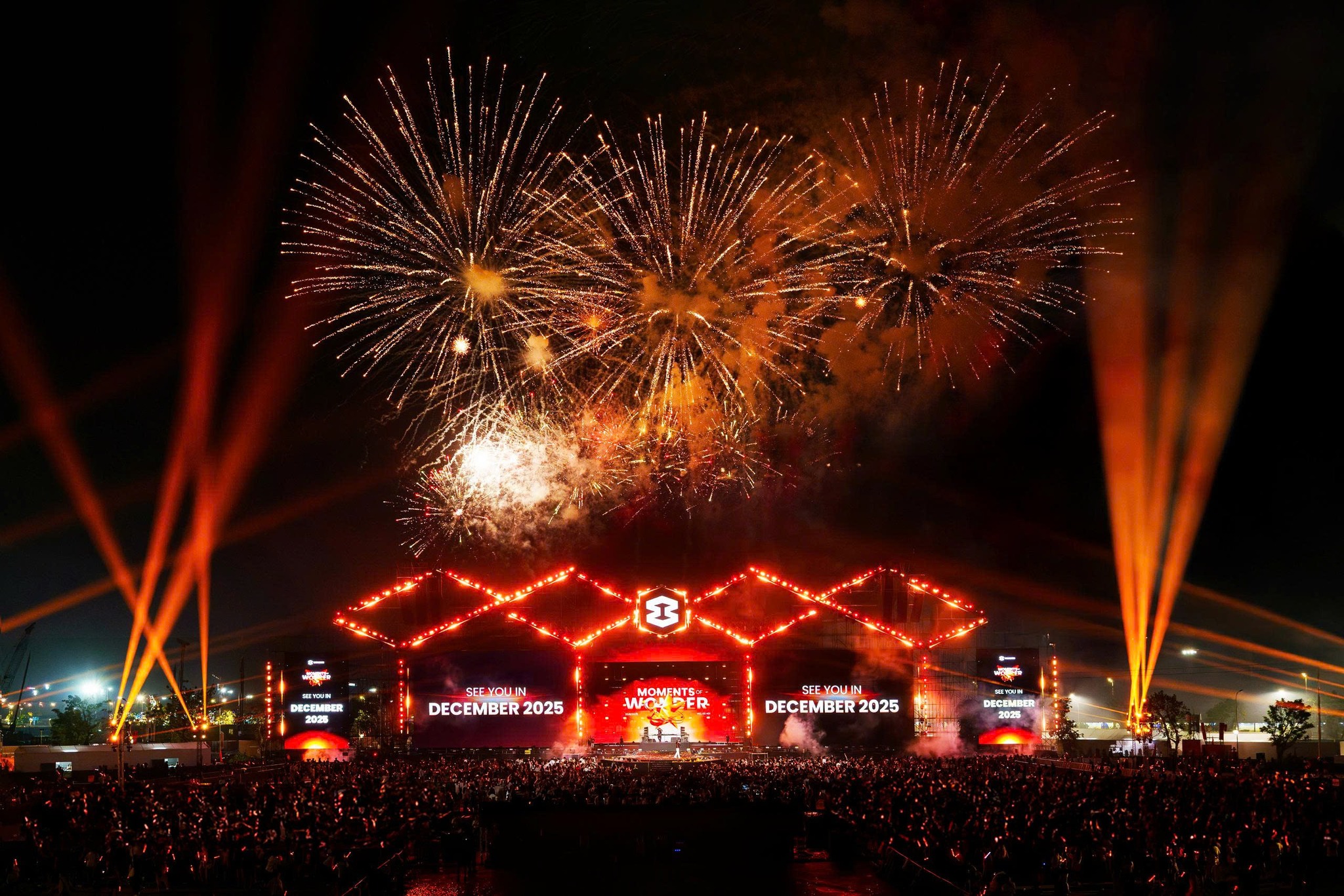 Đèn IP-680 sử dụng ở sân khấu lớn không bị triệt tiêu ánh sáng