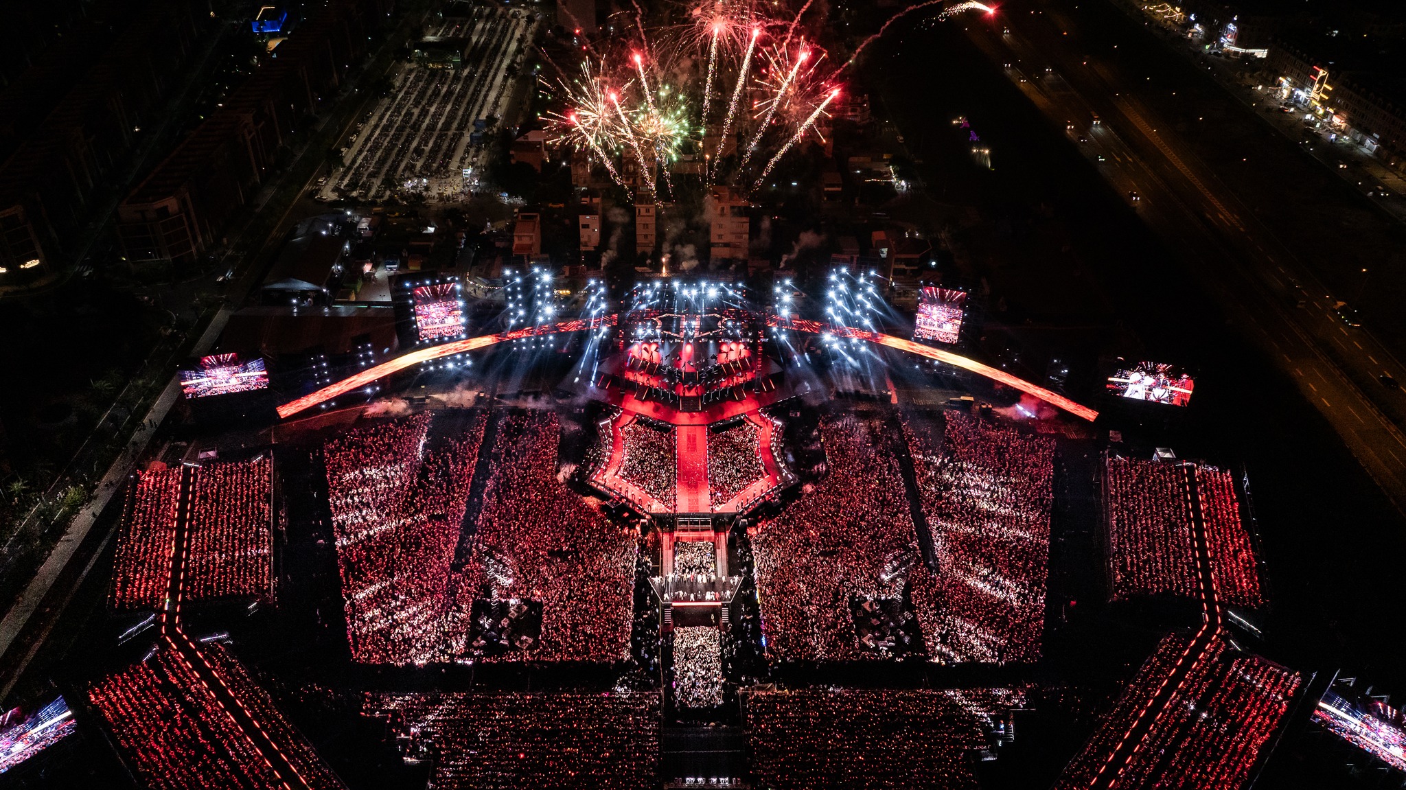 Hành trình concert Anh Trai khép lại: Rực rỡ và đầy cảm xúc