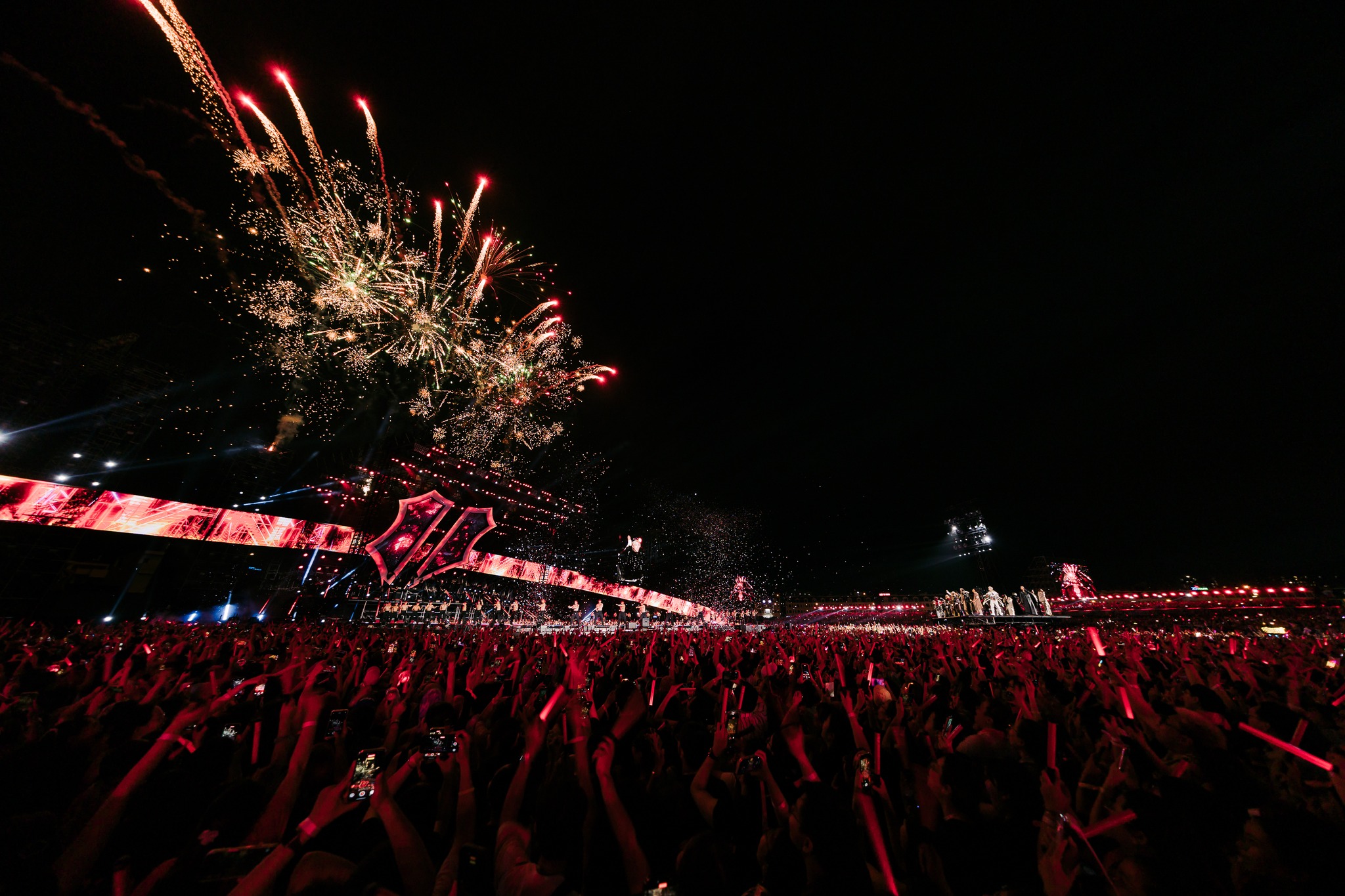 Concert Anh Trai Vượt Ngàn Chông Gai: Mãn nhãn với đêm diễn cuối