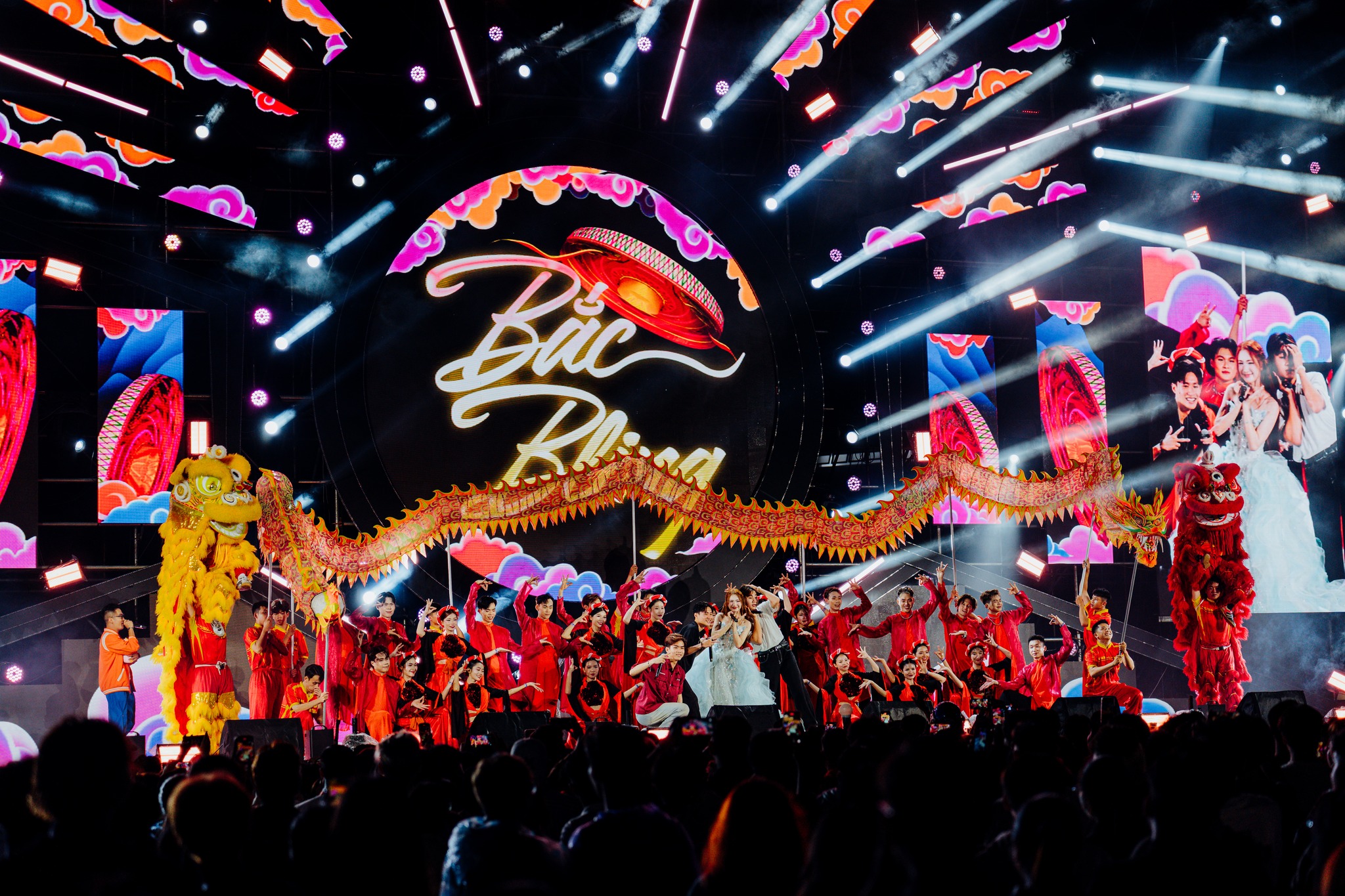 Happy Bee 15 Cần Thơ: Đêm nhạc cảm xúc của hàng ngàn sinh viên