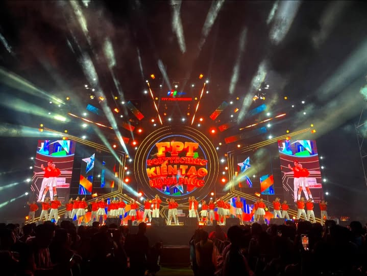 Sân khấu Happy Bee 15 Cần Thơ: Bữa tiệc ánh sáng và âm thanh đỉnh cao