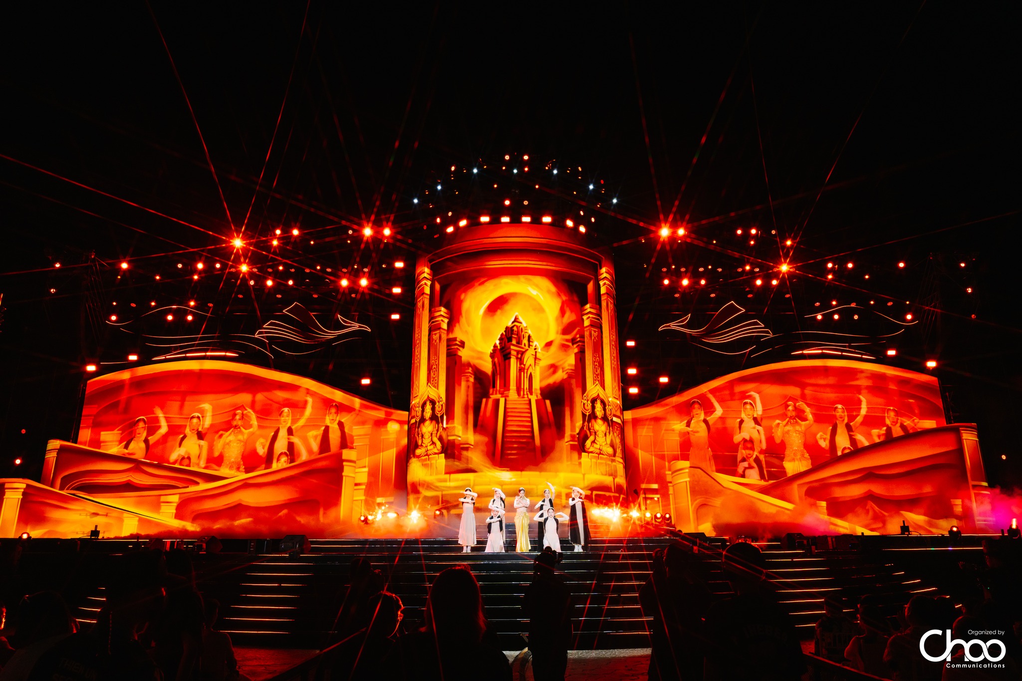 La Tiên Show - The Cội: Sân khấu giao thoa truyền thống và hiện đại