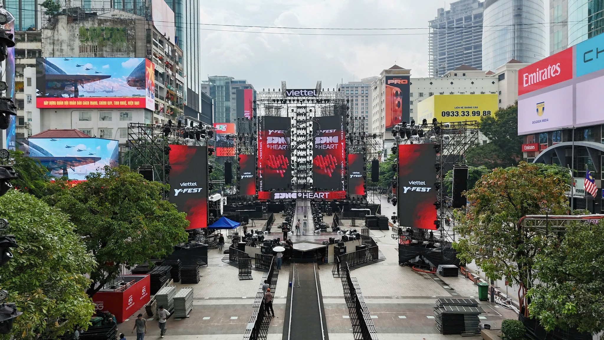 Y-Fest 2025: Sân khấu 'tuyệt đối điện ảnh', trải nghiệm 'không trọng lực'