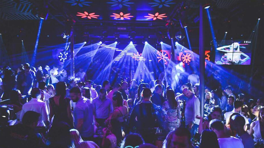 Đèn DAGE tạo hiệu ứng ánh sáng tuyệt vời tại hộp đêm ngoài trời RIVER-Serbia