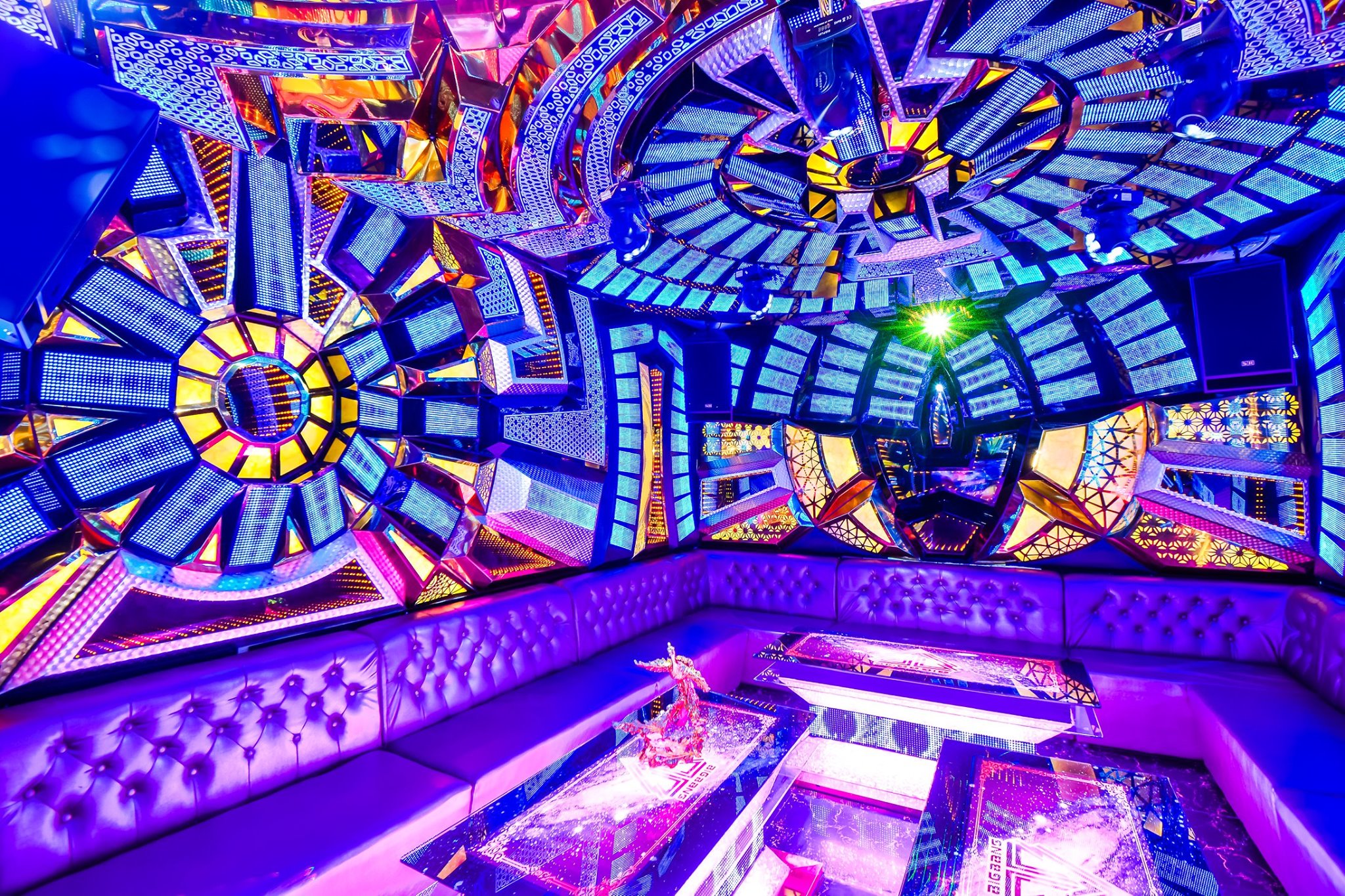 Đèn cảm ứng âm nhạc karaoke