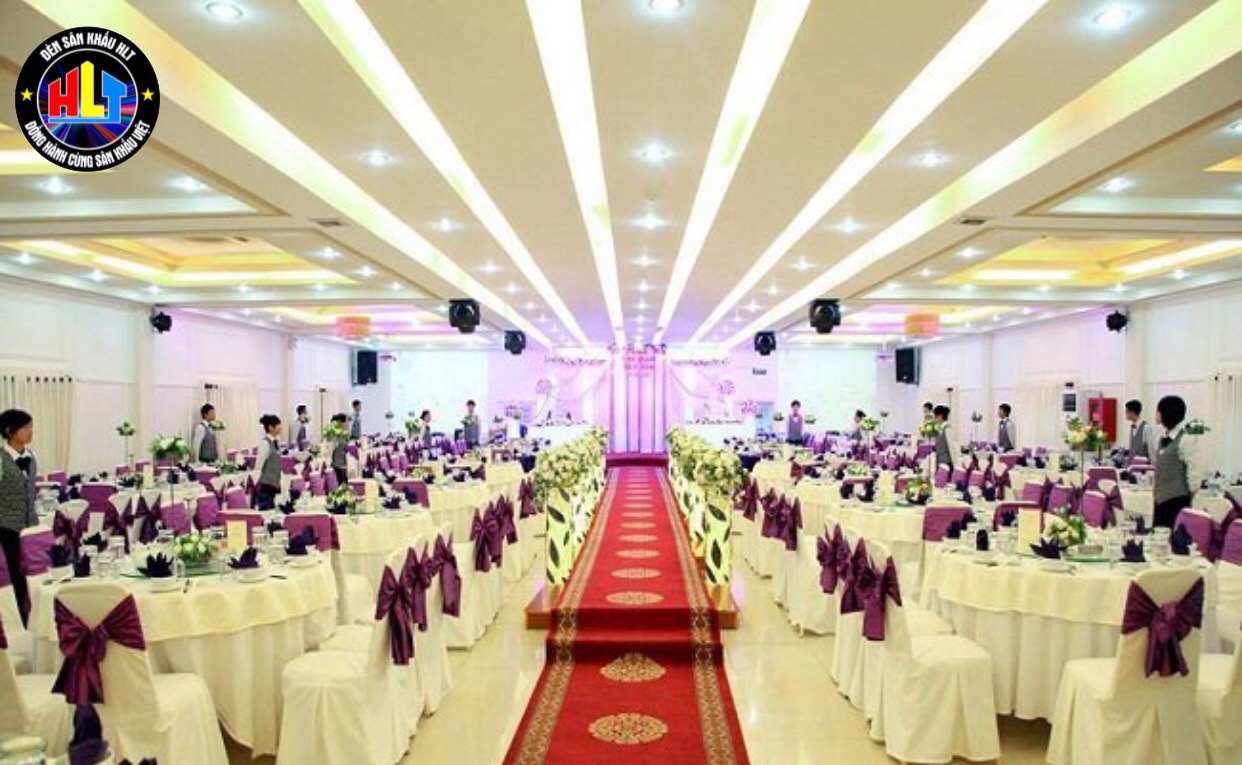 Báo giá thi công đèn nhà hàng tiệc cưới tại Hà Nội