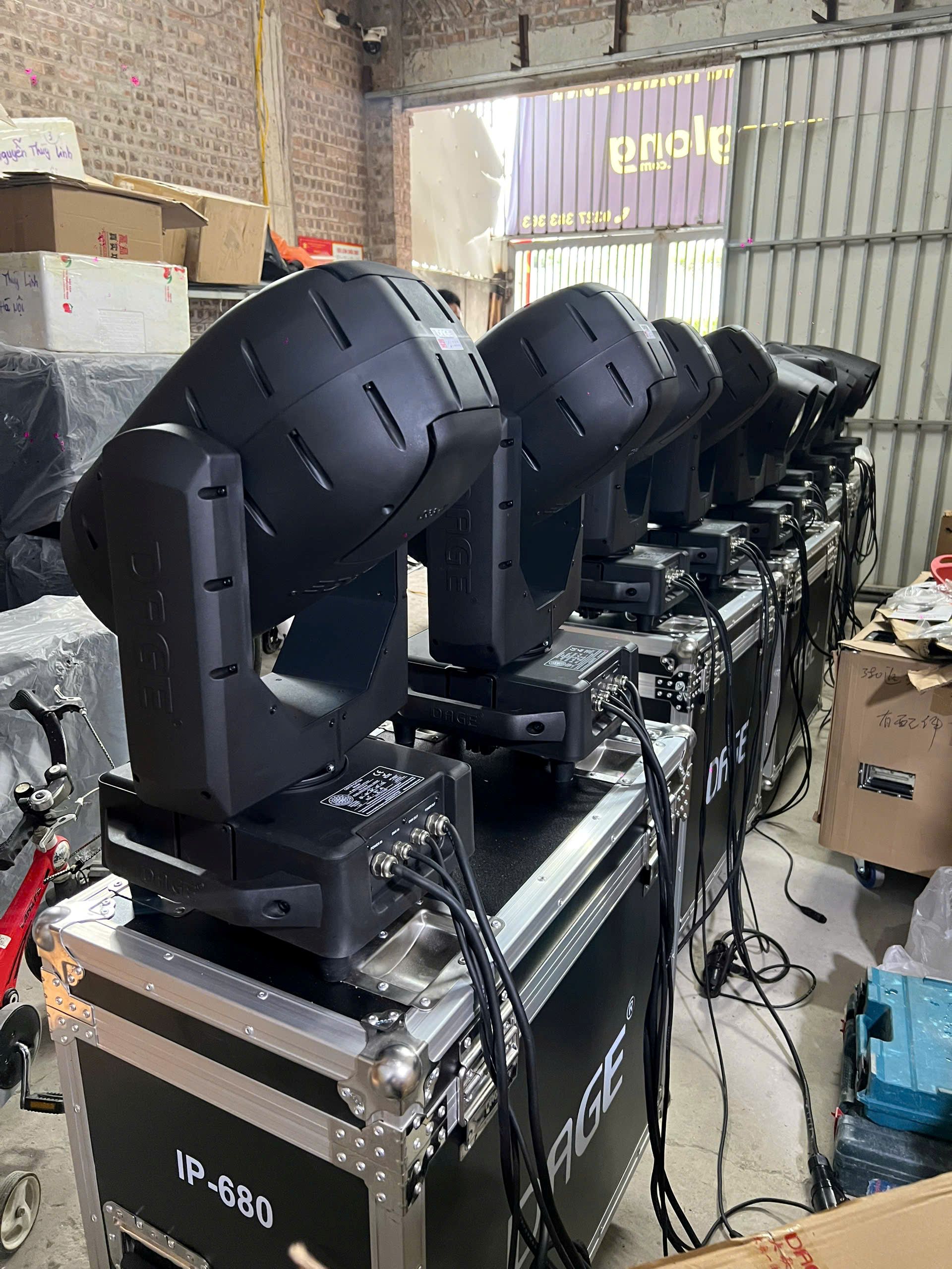 Đèn Beam Chống Nước Đặt Đất | Giải Pháp Tối Ưu Sự Kiện | IP-680 DAGE