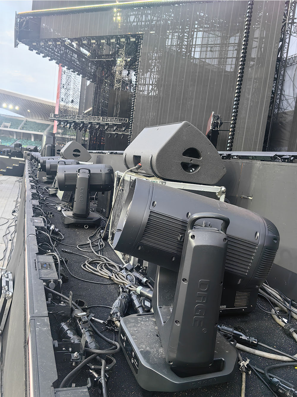 Tổng quan Đèn Beam AK-780 DAGE IP66 trước thời điểm ra mắt | Ánh Sáng Hoàng Long