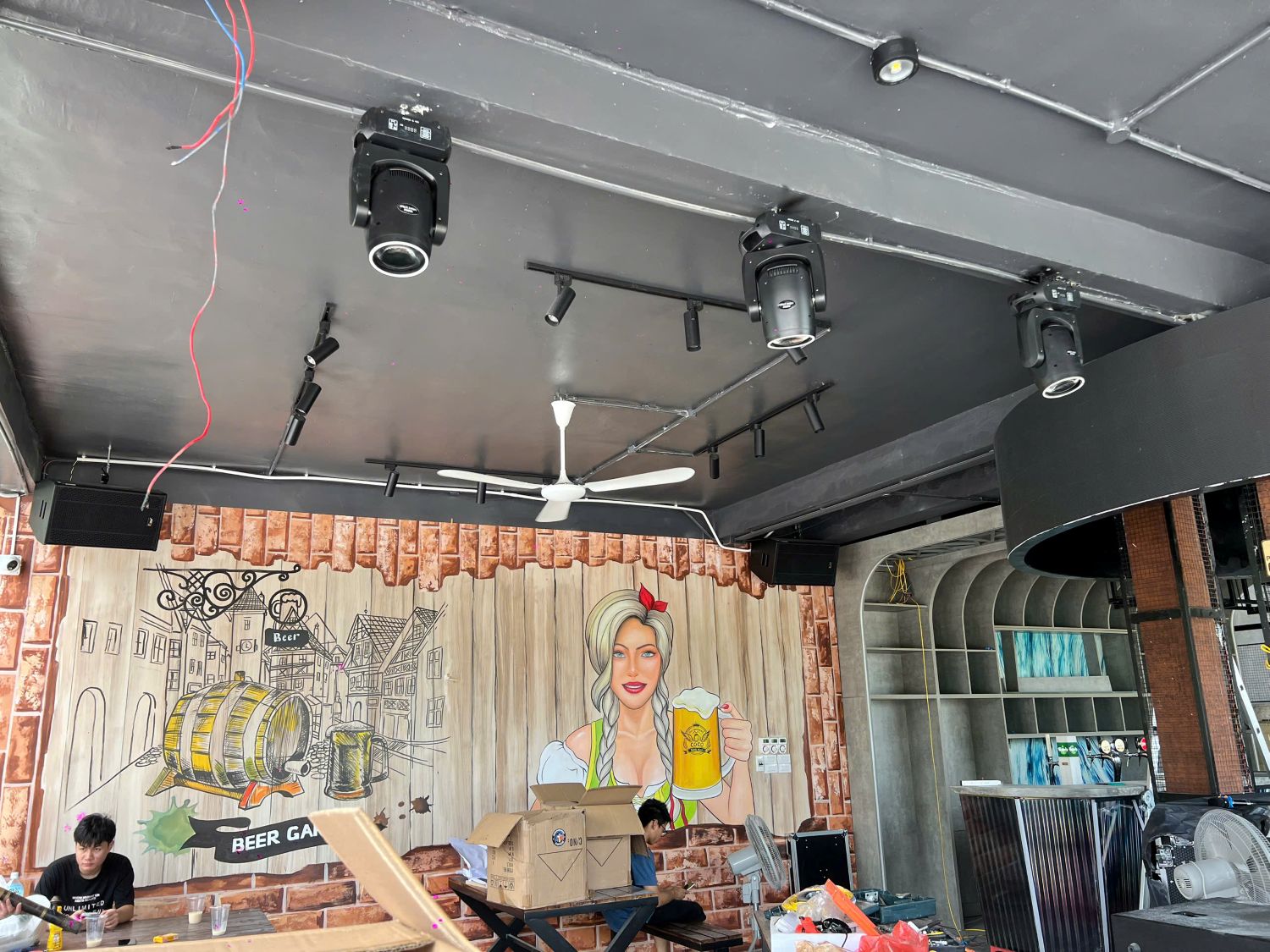 Gợi Ý Setup Đèn Moving Cho Beer Garden Hà Nội - Lung Linh, Chill