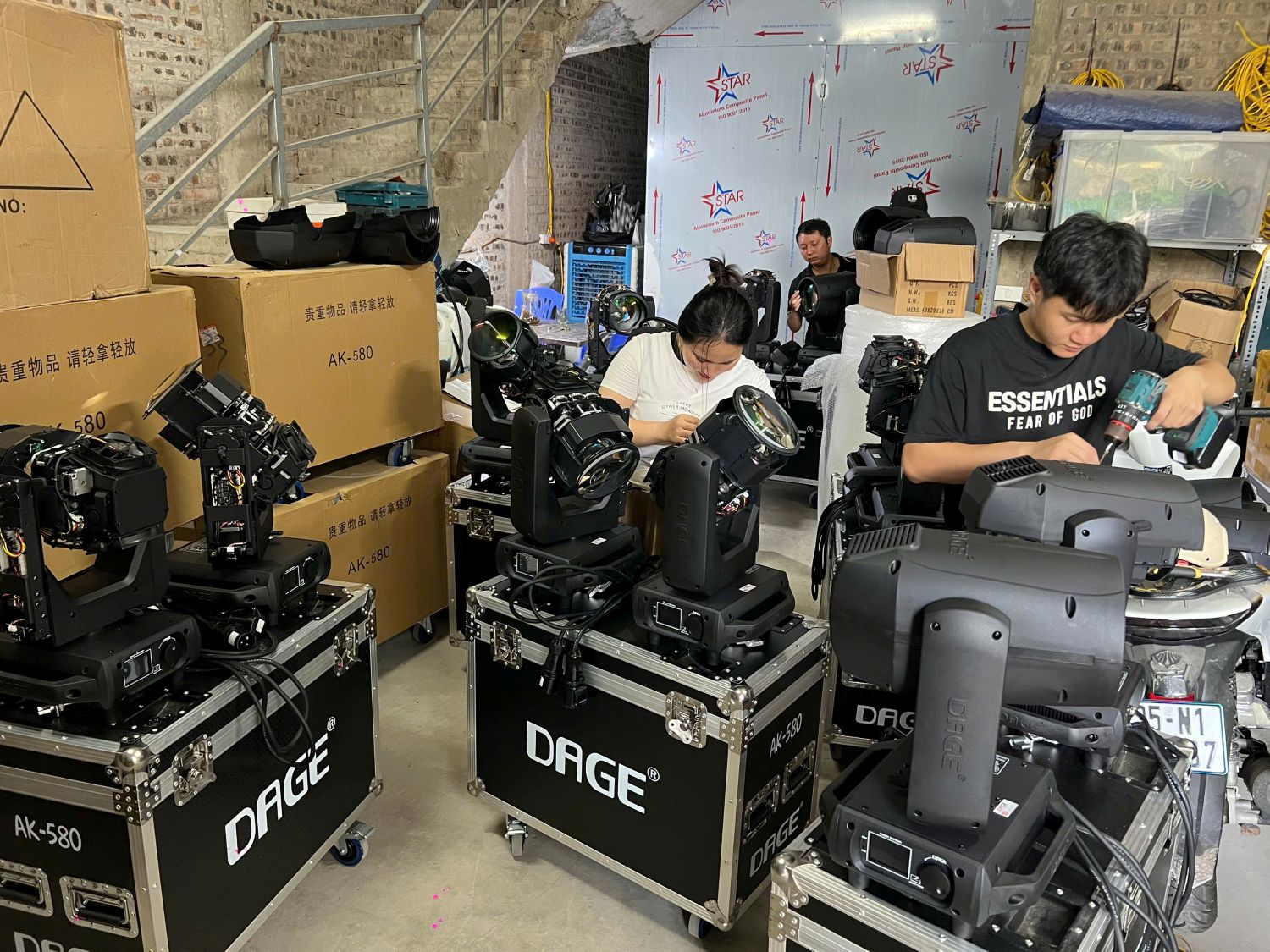 Khách Hàng Hà Nội Tin Dùng Beam AK-580 DAGE | 24 Cây Bàn Giao