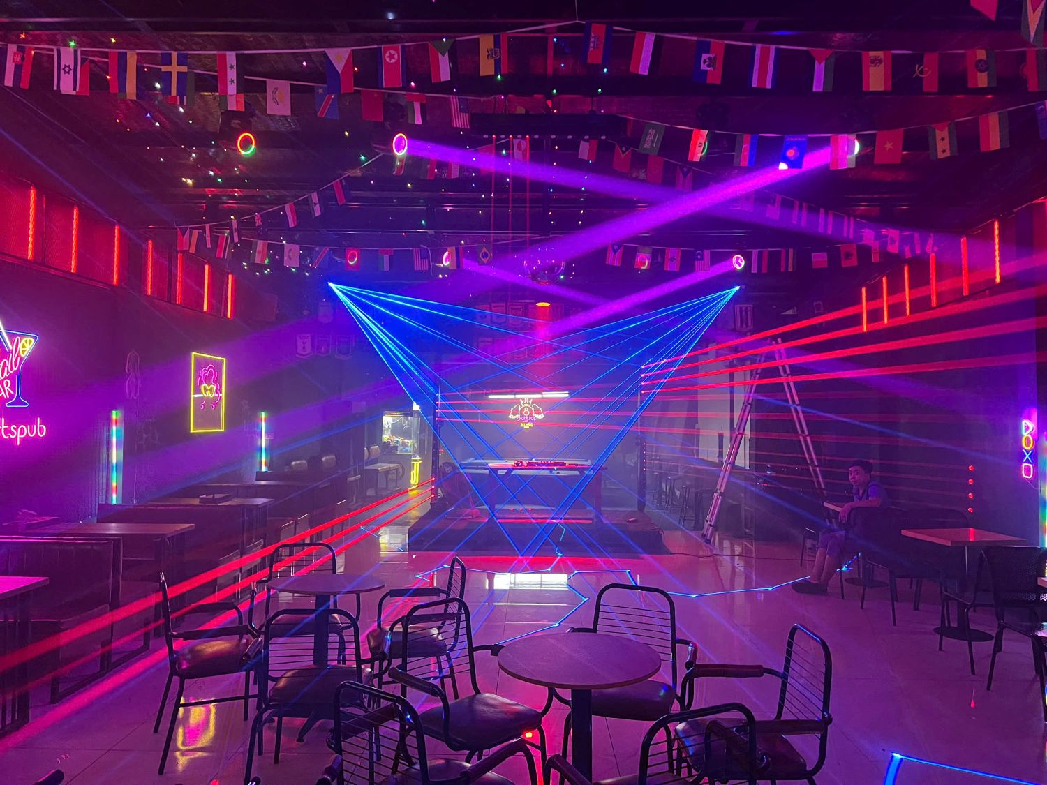 Hoàn Thiện Cấu Hình Đèn Theo Nhạc Cho Quán Tại Tam Cốc | Ánh Sáng Hoàng Long