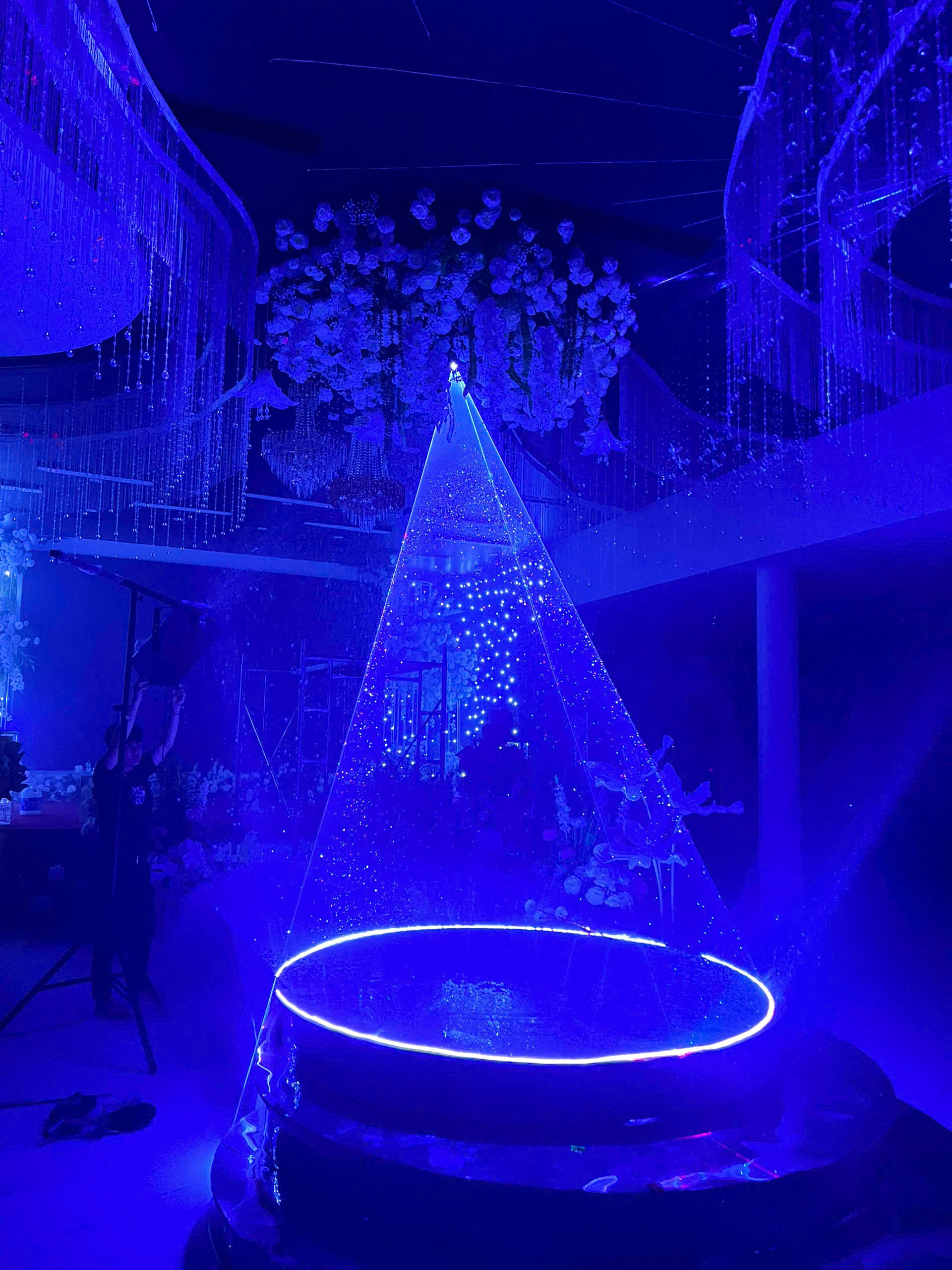 Lắp Đặt Đèn Laser Tại Thạch Thất Hà Nội