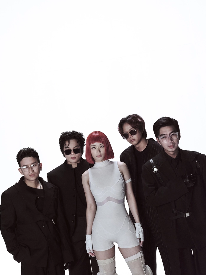 Chillies tái xuất với 