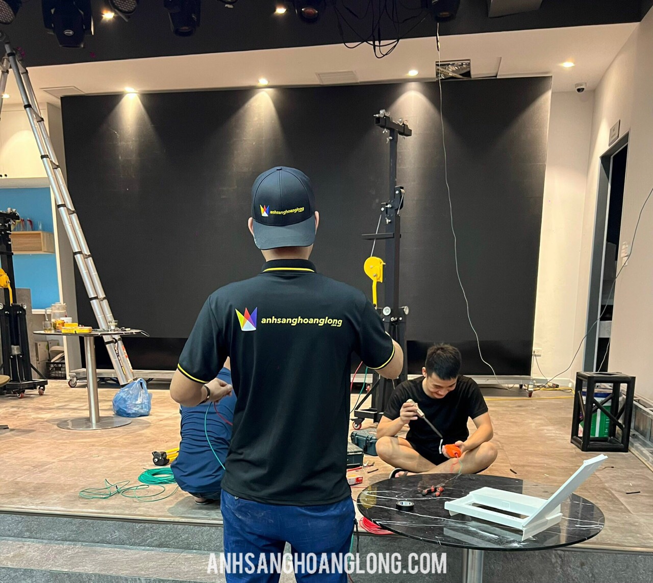 Trung tâm bảo hành đèn sân khấu DAGE Tại Hà Nội Việt Nam