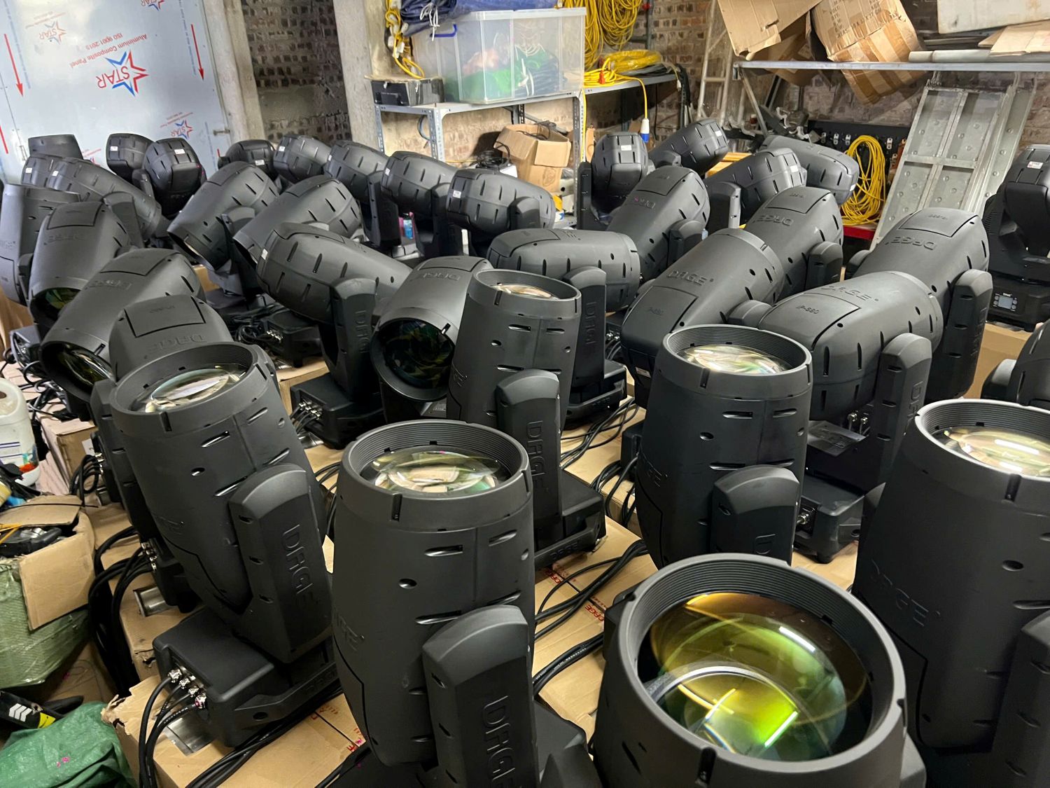 50 Đèn IP-680 DAGE Về Đà Nẵng | Sẵn Sàng Mùa Show Cuối Năm