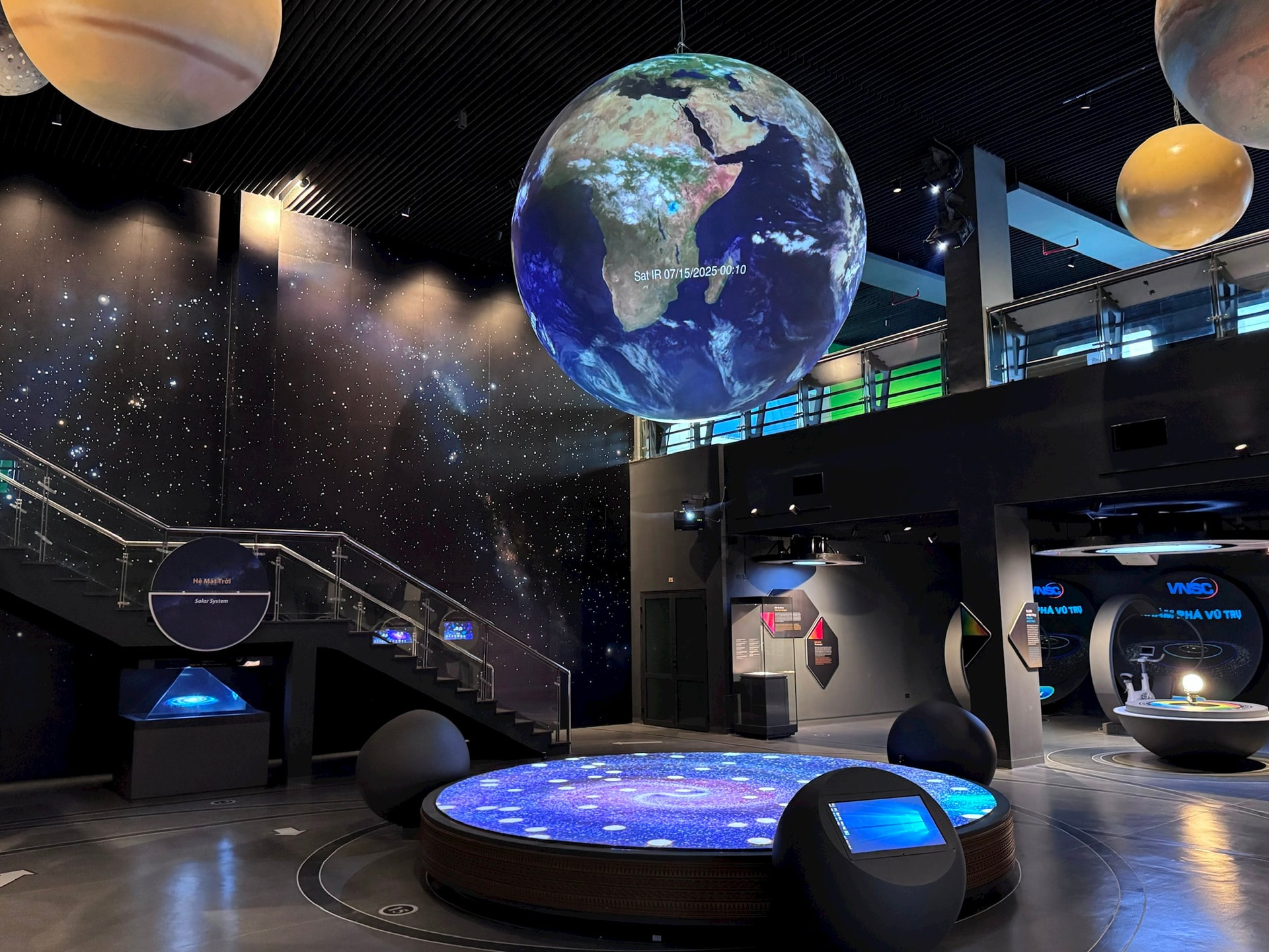 Bảo tàng vũ trụ đầu tiên của Việt Nam chính thức mở cửa tại Hòa Lạc
