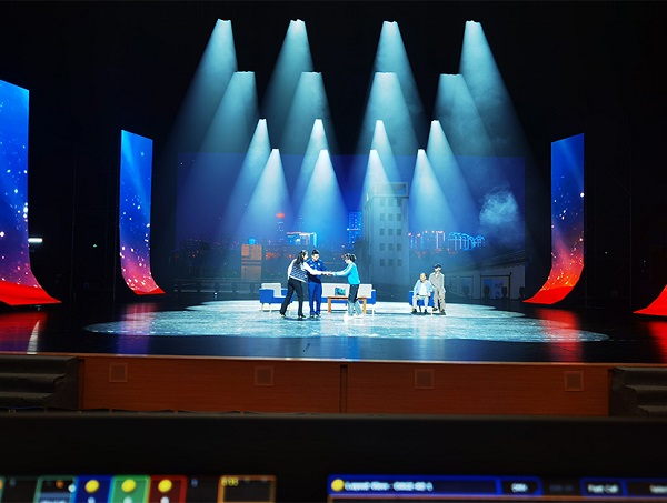 DAGE tham dự Setup ánh sáng chương trình Bữa Tiệc Biểu Diễn Của Đội Cứu Hỏa 