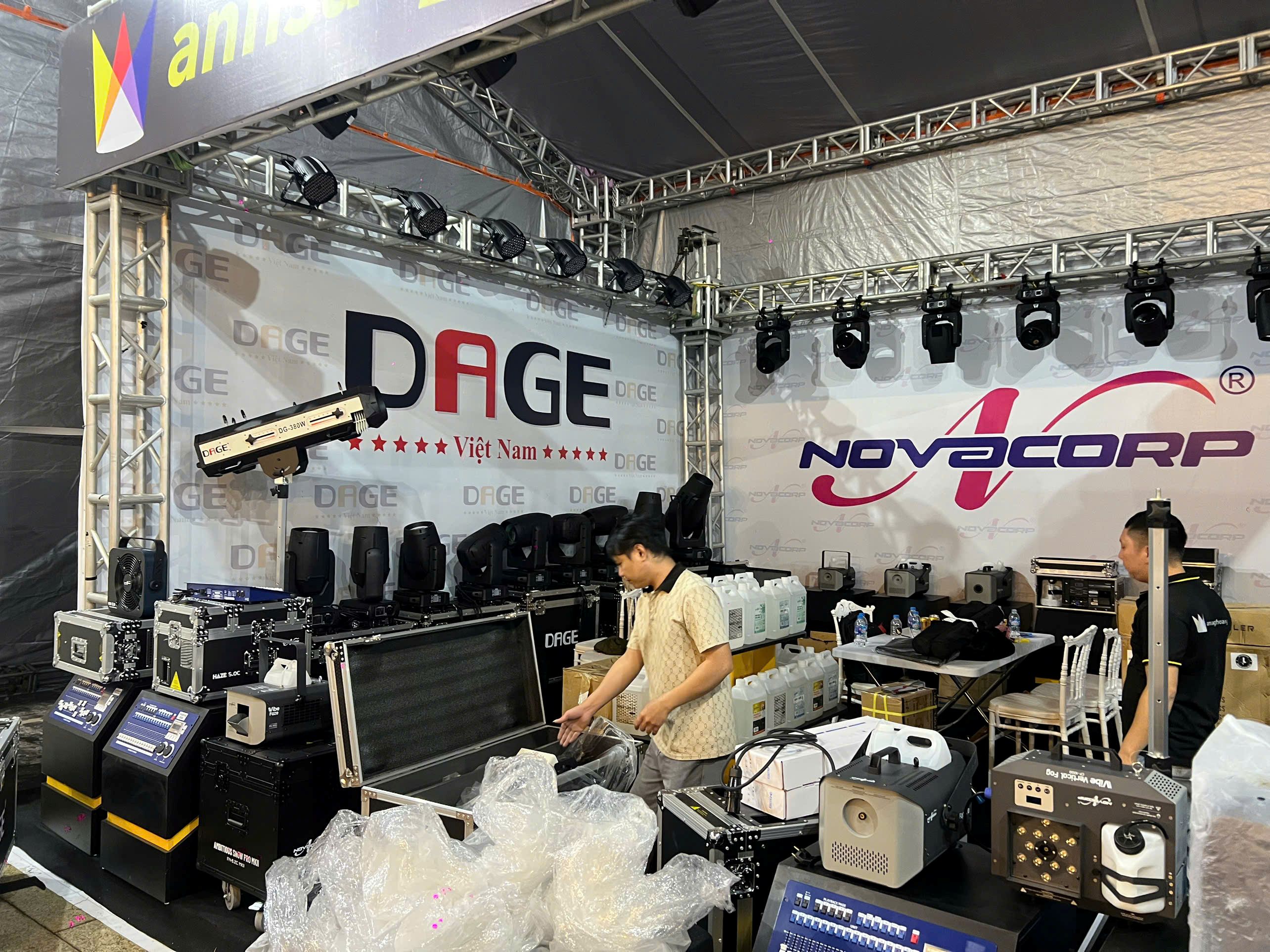 Đi Triển Lãm PLASE Show 2025 Cần Xem Lịch Ở Đây - Cập Nhật Gian Hàng D17