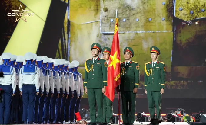 Concert Sao Nhập Ngũ 2025: Khoảnh Khắc Gần 20.000 Khán Giả Hát Quốc Ca Gây Xúc Động