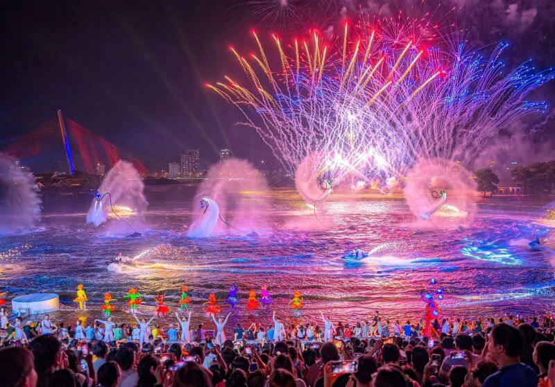 Show Jetski bắn pháo hoa tại Cát Bà Mới Nhất 2025