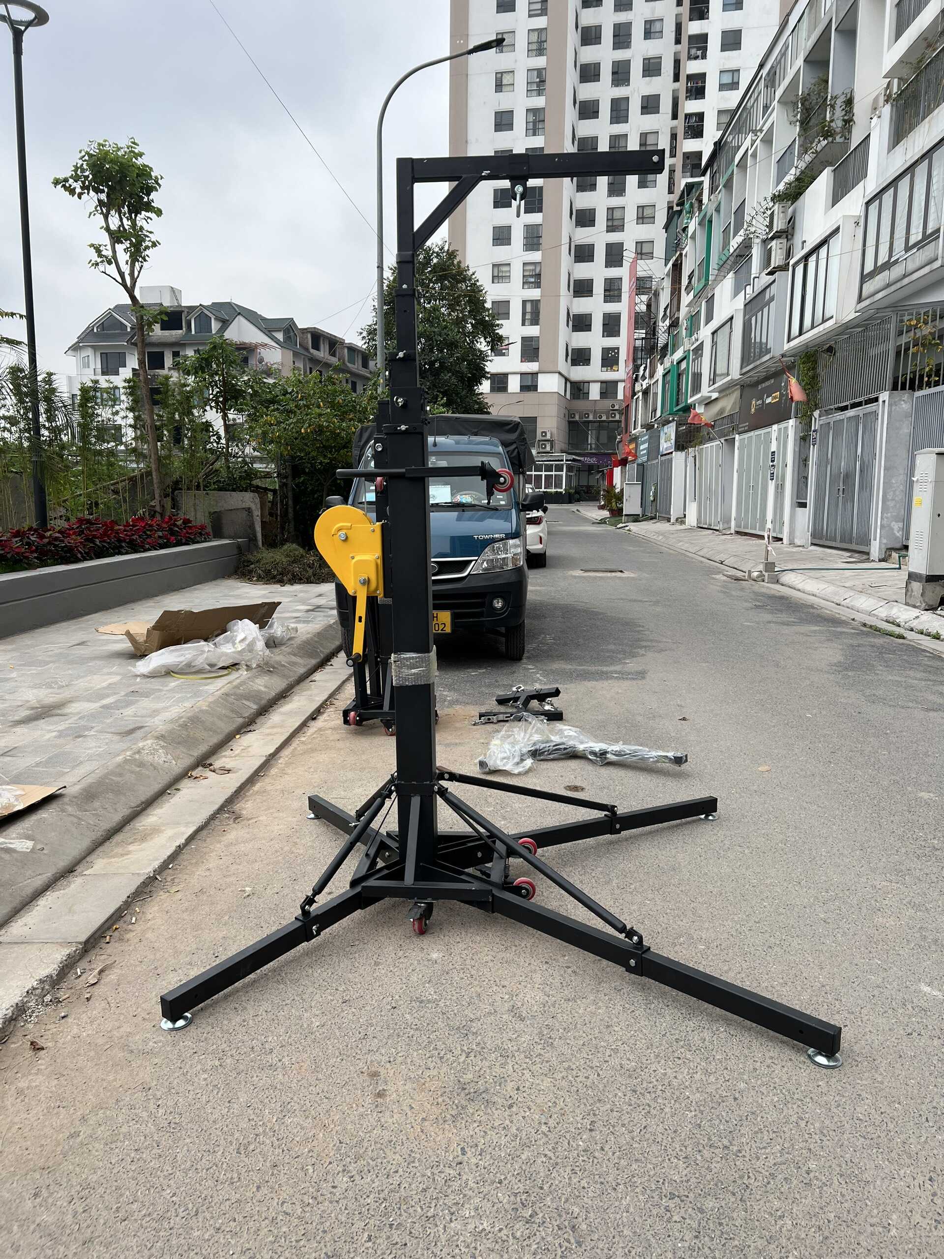 giá treo loa sự kiện