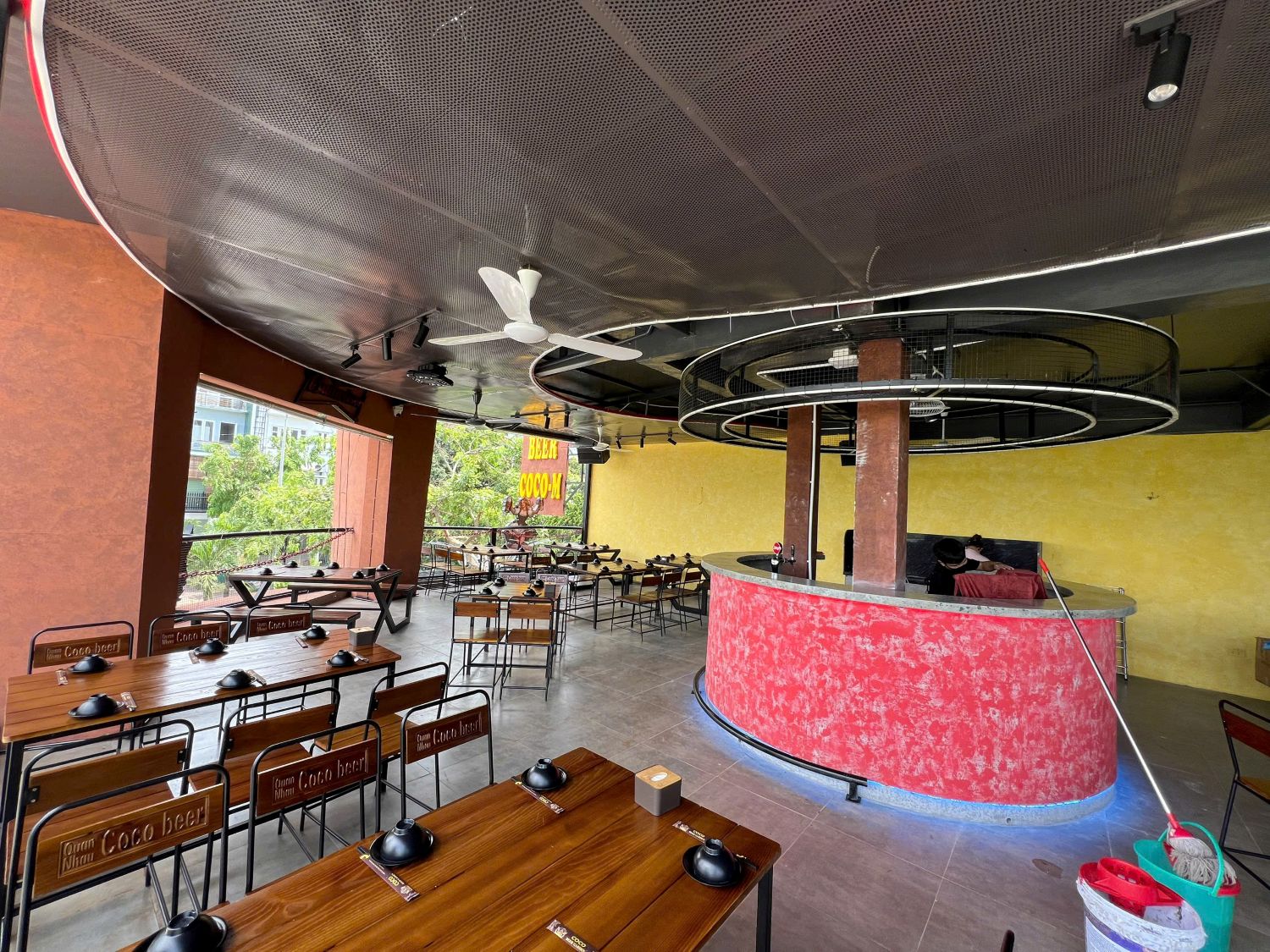 Đơn Vị Lắp Đèn Moving Beer Garden Hà Nội | Uy Tín - Giá Tốt