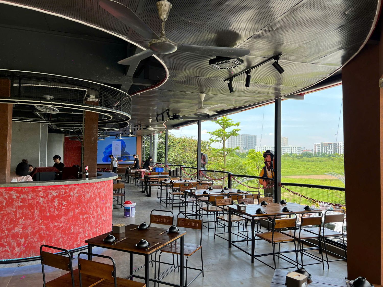 Giải Pháp Đèn Moving Cho Beer Garden Hà Nội | Đẹp Mắt & Hút Khách