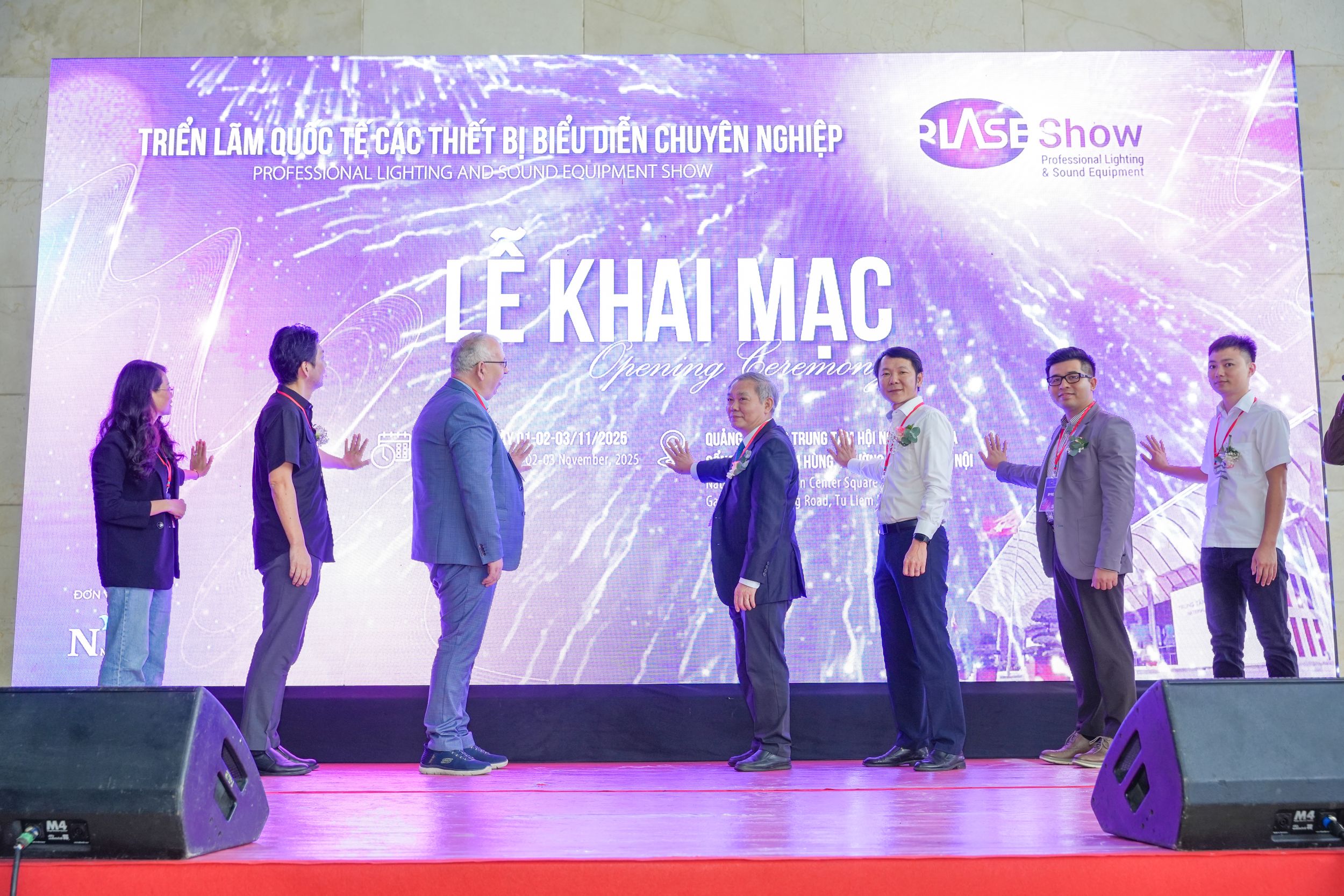 Toàn cảnh Lễ khai mạc PLASE Show 2025 Hà Nội | Gian hàng D17