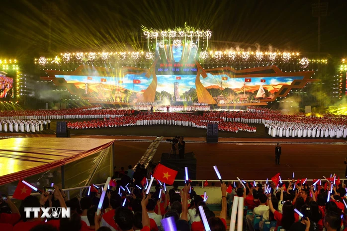 Đại nhạc hội 80 năm độc lập: Bản hùng ca vang dội tại sân vận động Mỹ Đình