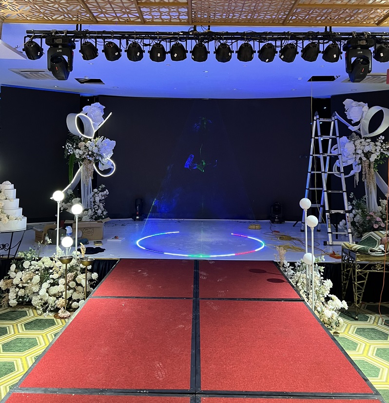 Thi Công Máy Tạo Tuyết Và Đèn Laser Cho Đám Cưới Lãng Mạn Hà Nội