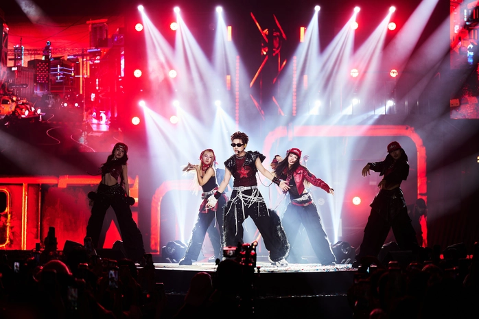 Concert Captain Boy: Rhyder đánh úp, B Ray xúc động chia sẻ