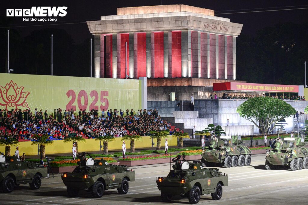 Hé lộ những hình ảnh đầu tiên trong đêm tổng duyệt diễu binh Quốc khánh 2/9