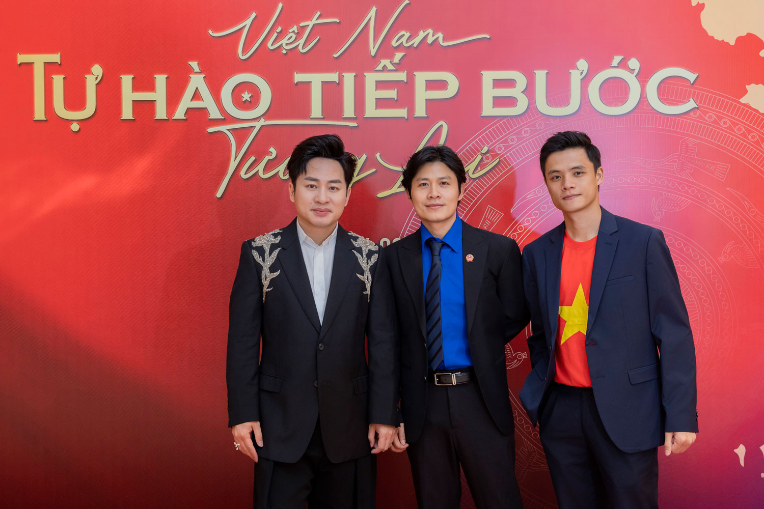 Tùng Dương và Nguyễn Văn Chung ra mắt mv hào hùng 'Việt Nam - tự hào tiếp bước tương lai'
