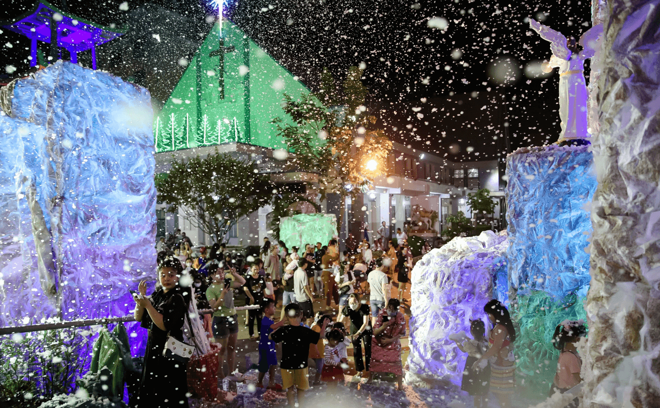 Máy tạo tuyết rơi trang trí noel