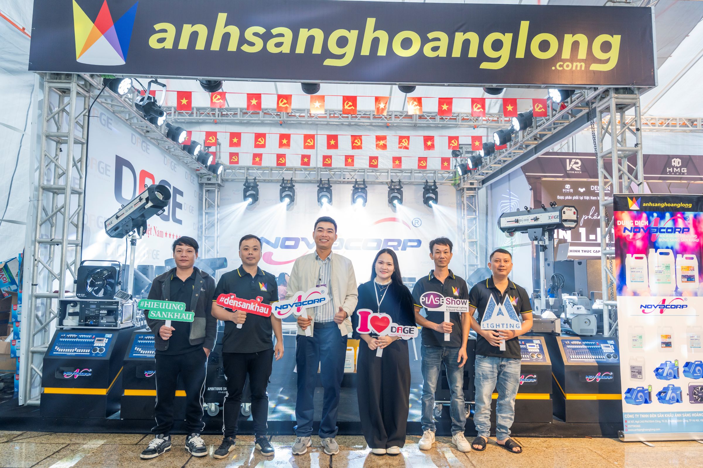 Trải Nghiệm Tại Gian Hàng D17 Của Ánh Sáng Hoàng Long - PLASE Show 2025