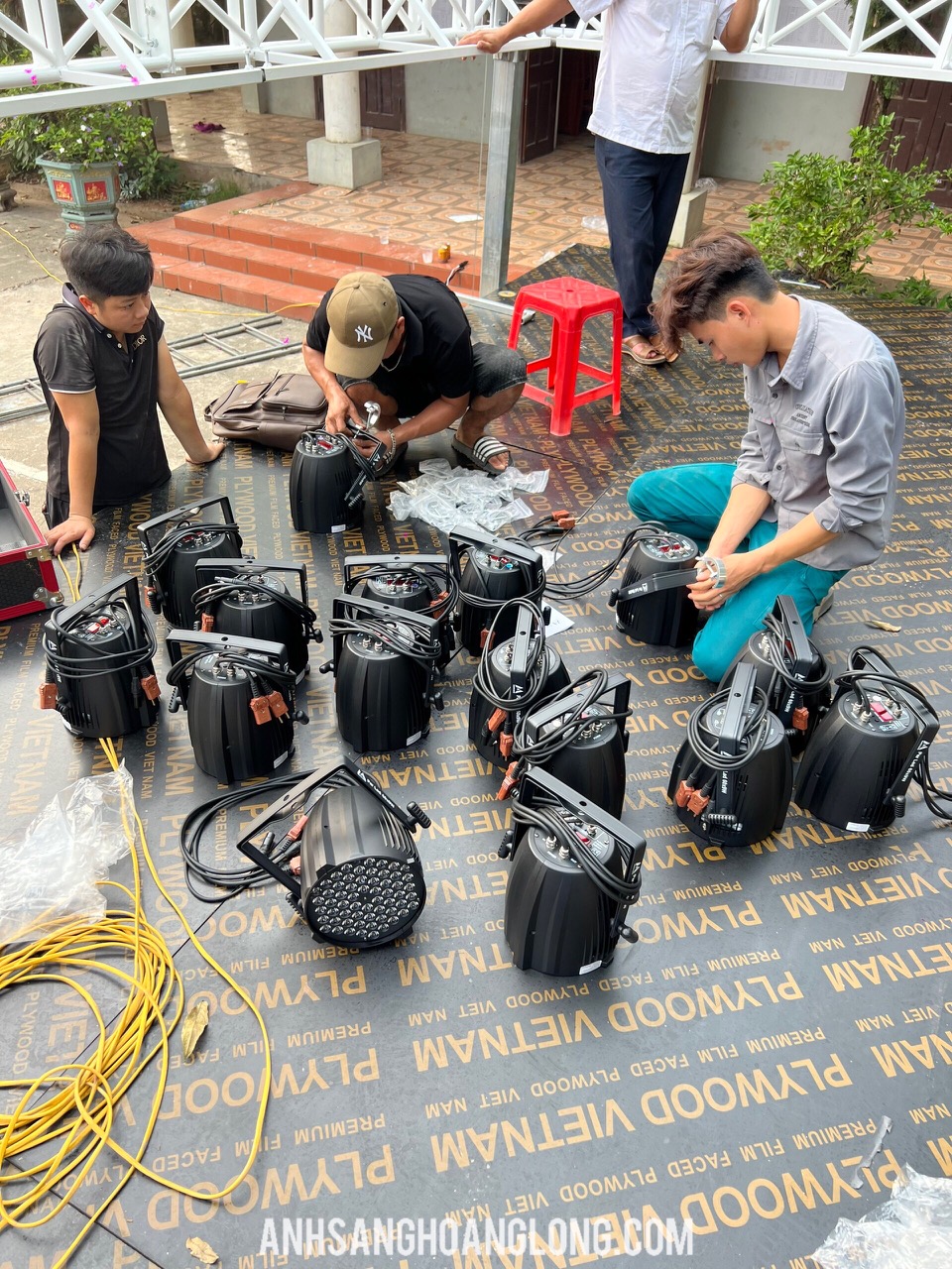 Bàn giao cấu hình đèn đi làm tổ chức sự kiện tại Phú Thọ