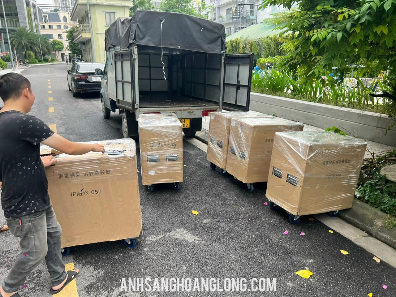 Chốt đơn 10 chiếc đèn ak650 IP65 sau triển lãm Thanh Oai 2024