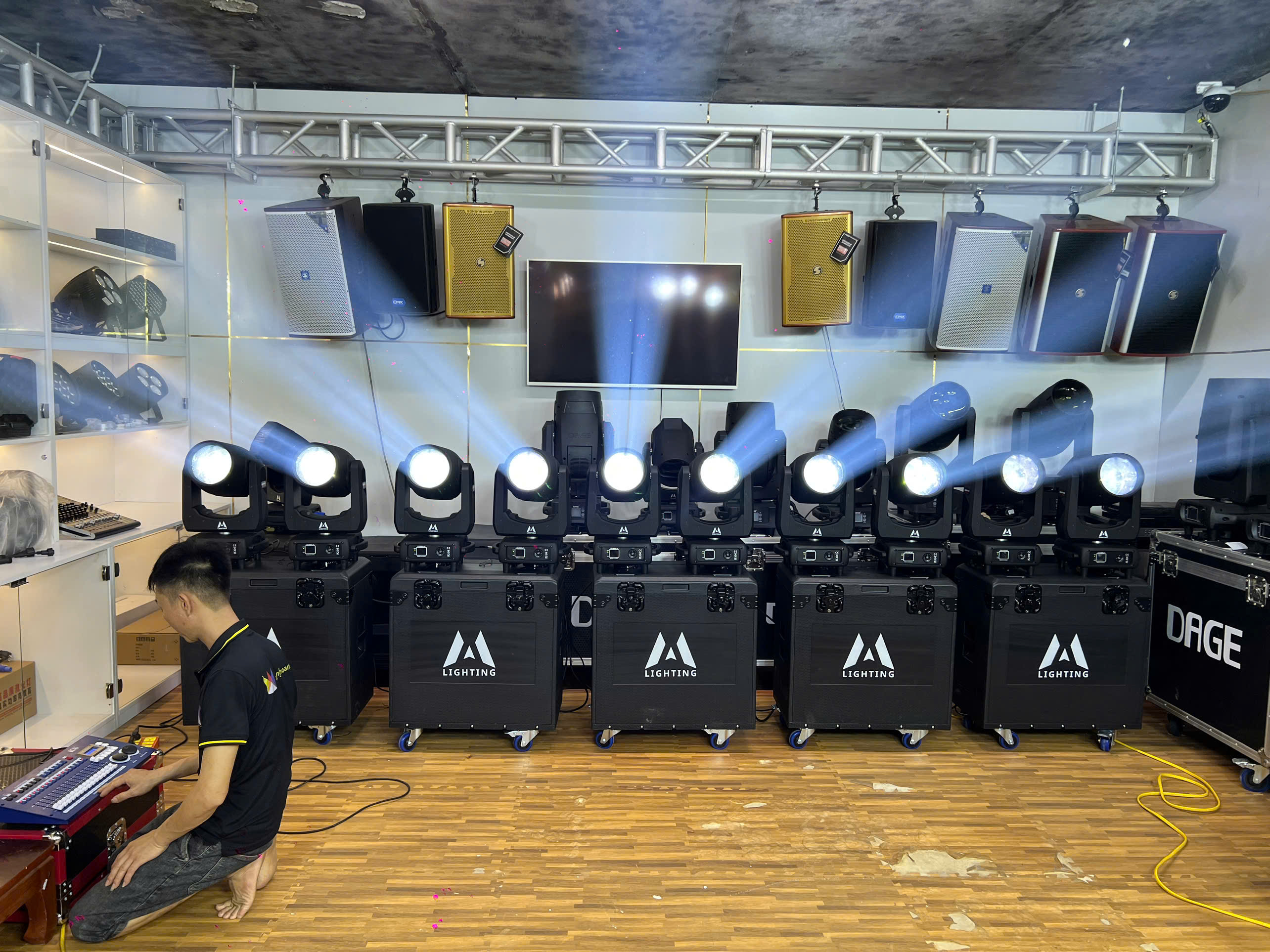 Beam 450W Super – Dẫn Đầu Xu Thế Đèn Sân Khấu Trong Phân Khúc