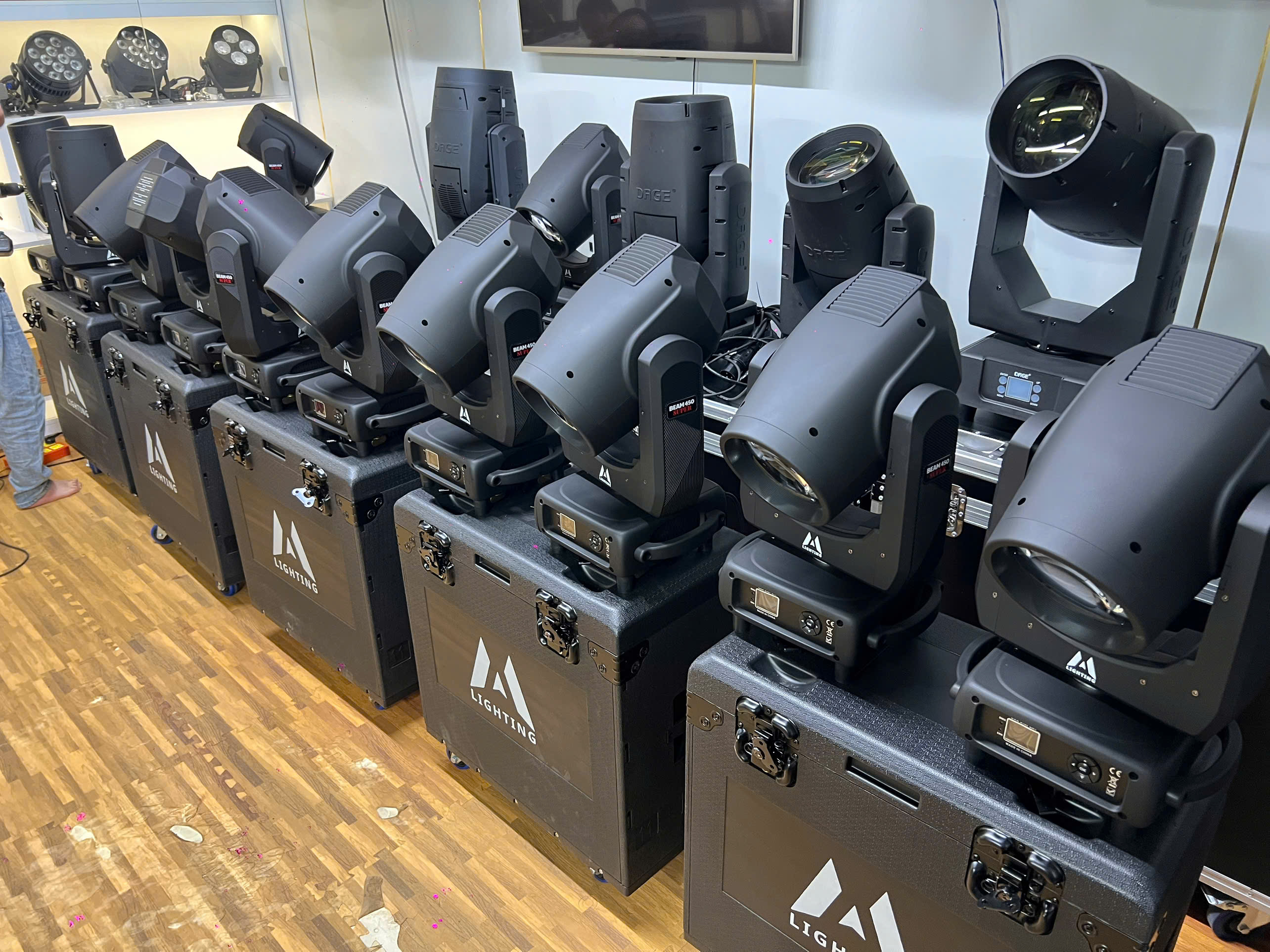 Đèn Beam Đám Cưới – Tỏa Sáng Mọi Khoảnh Khắc Trọng Đại