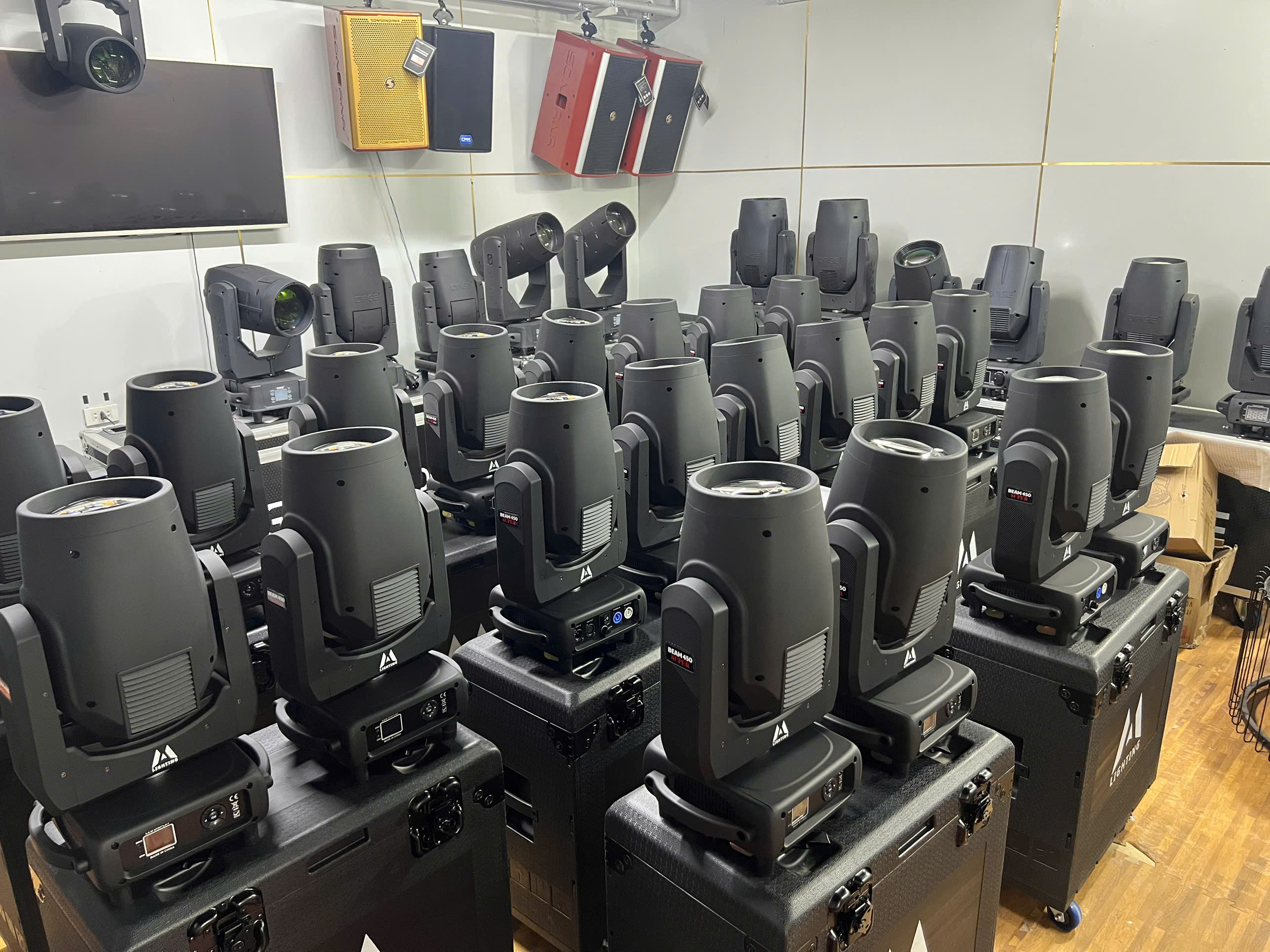 20 Cây Beam 450W Super M Lighting Đồng Hành Cùng Sự Kiện Lớn