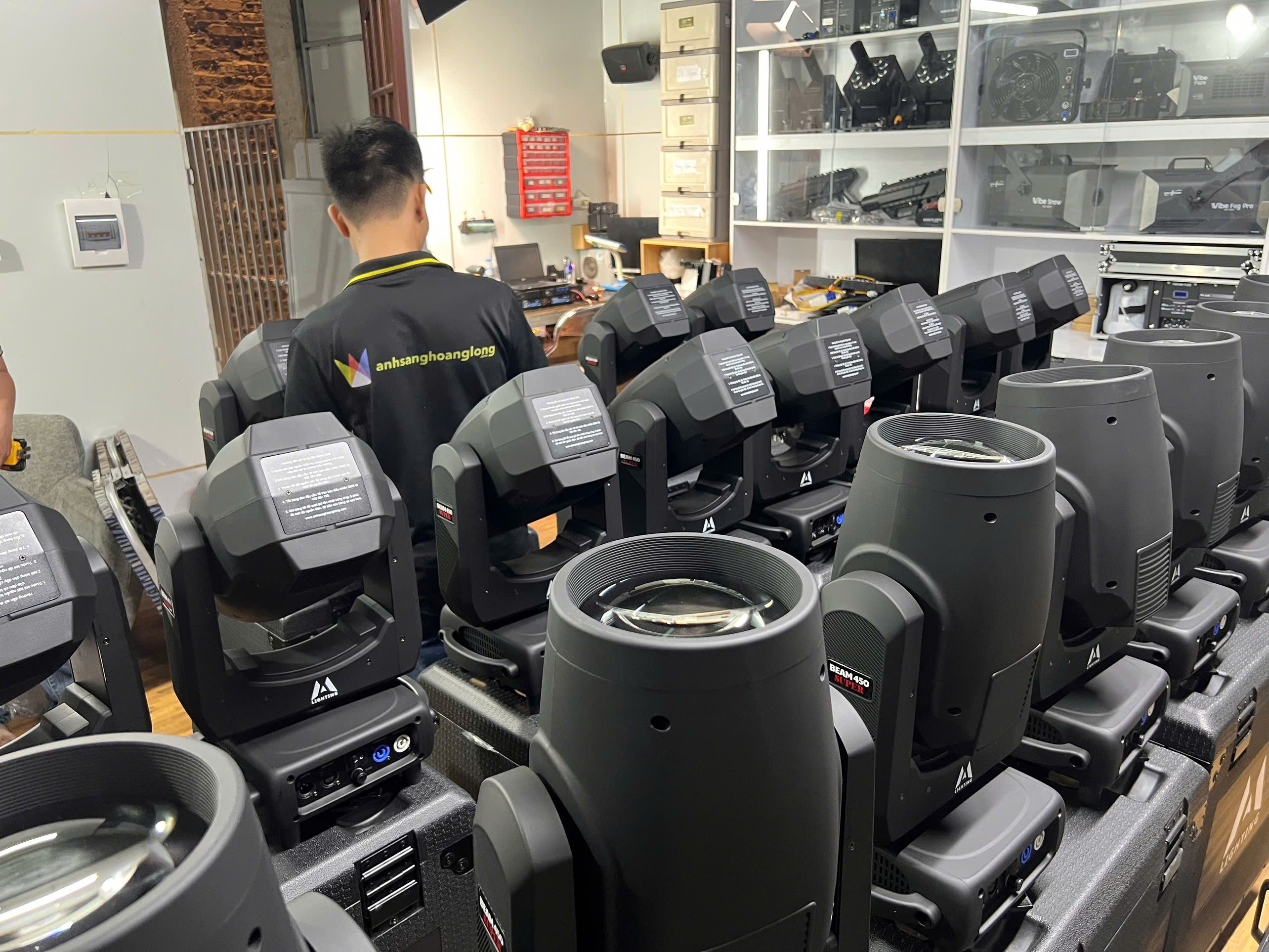 Khám Phá Mẫu Đèn Beam 450W Super Bán Chạy Nhất Của M Lighting