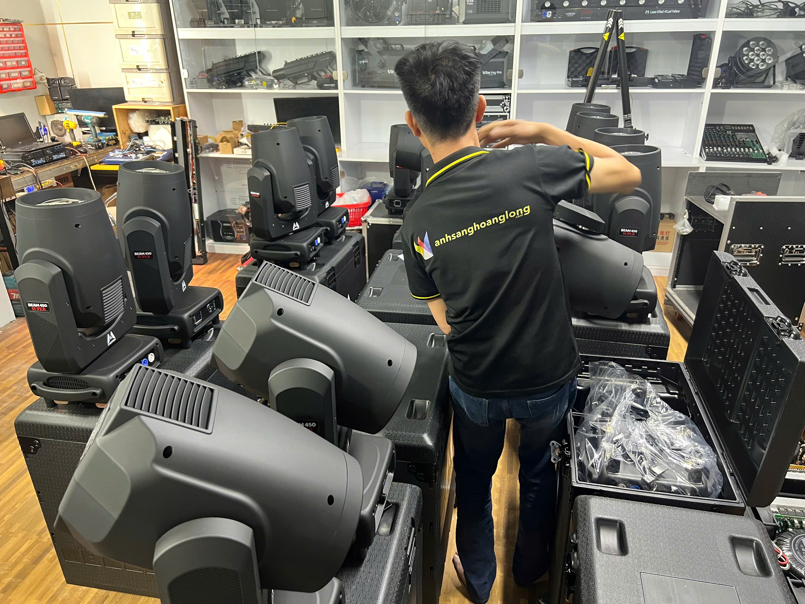 Beam 450W Super M Lighting – Giải Pháp Ánh Sáng Không Thể Thiếu Cho Tiệc Cưới